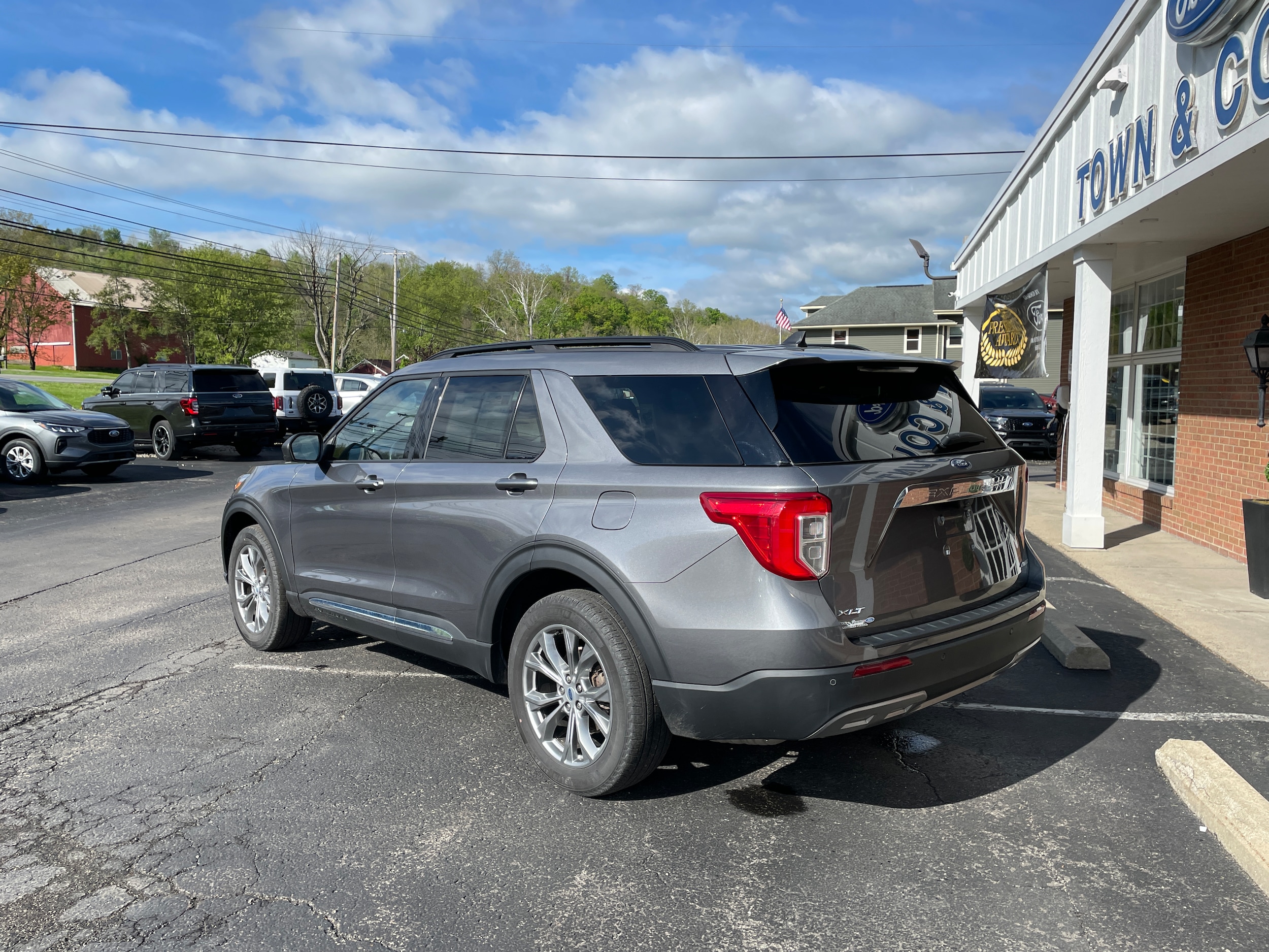 2022 Ford Explorer XLT - 6