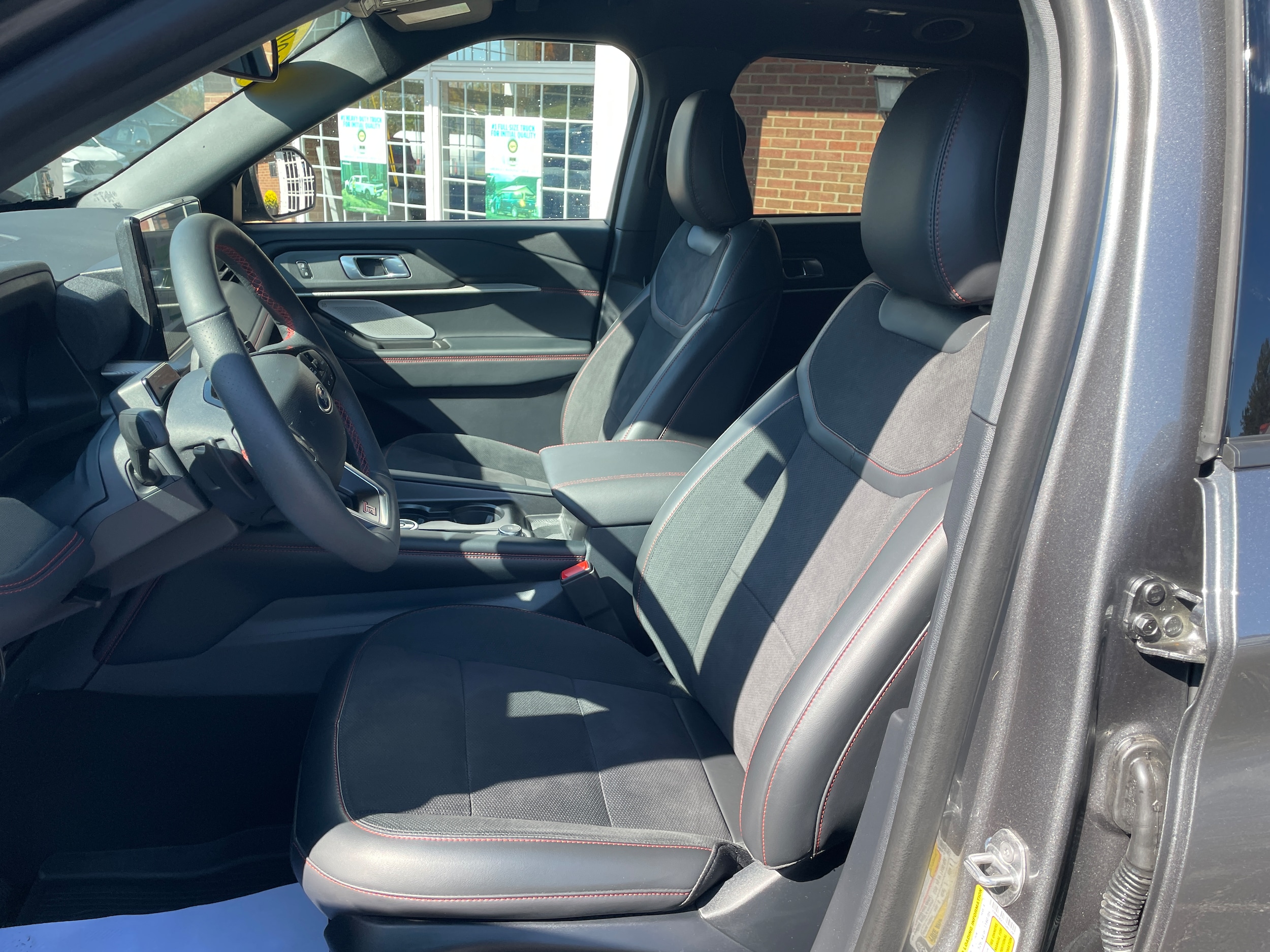 2026 Ford Explorer photo 14 of 28