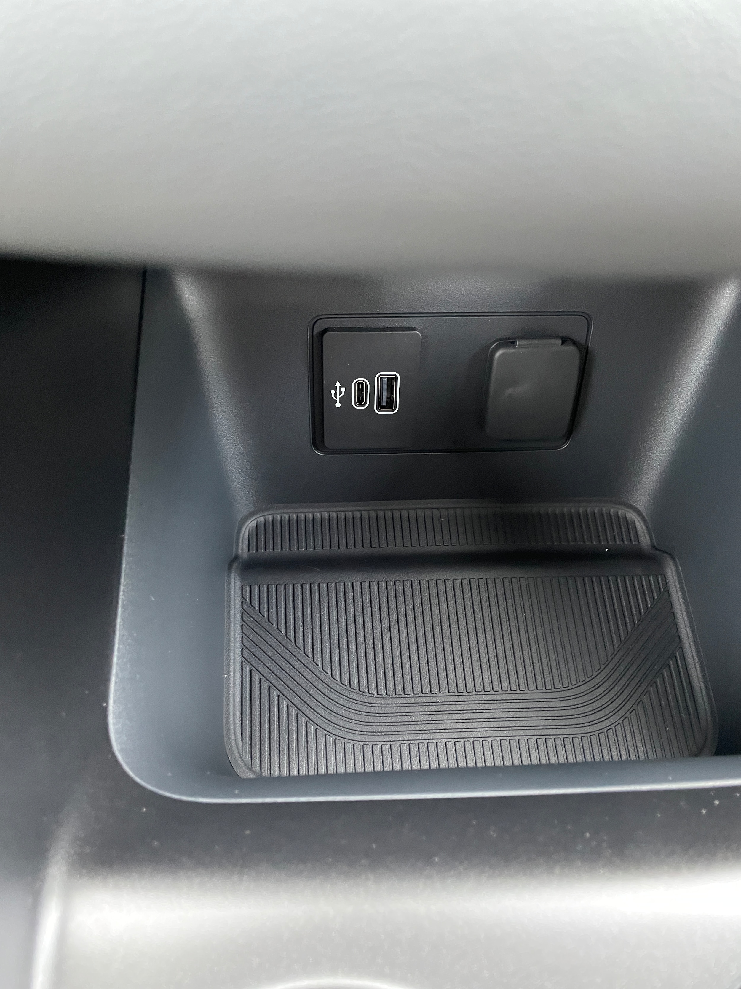 2026 Ford Explorer Active Space White Metallic at Town & Country Ford