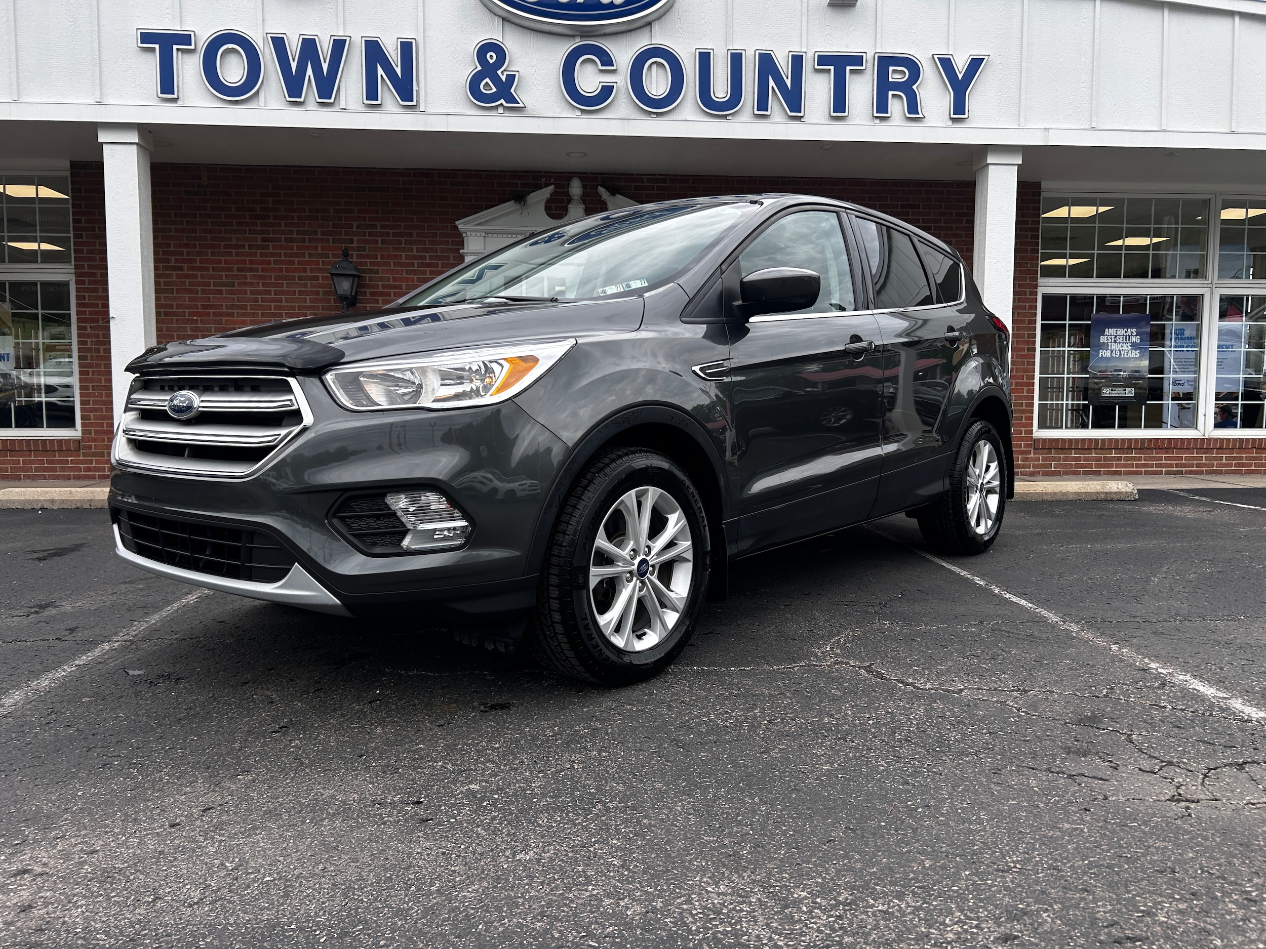 2019 Ford Escape SE Magnetic Metallic at Premiere Auto Sales