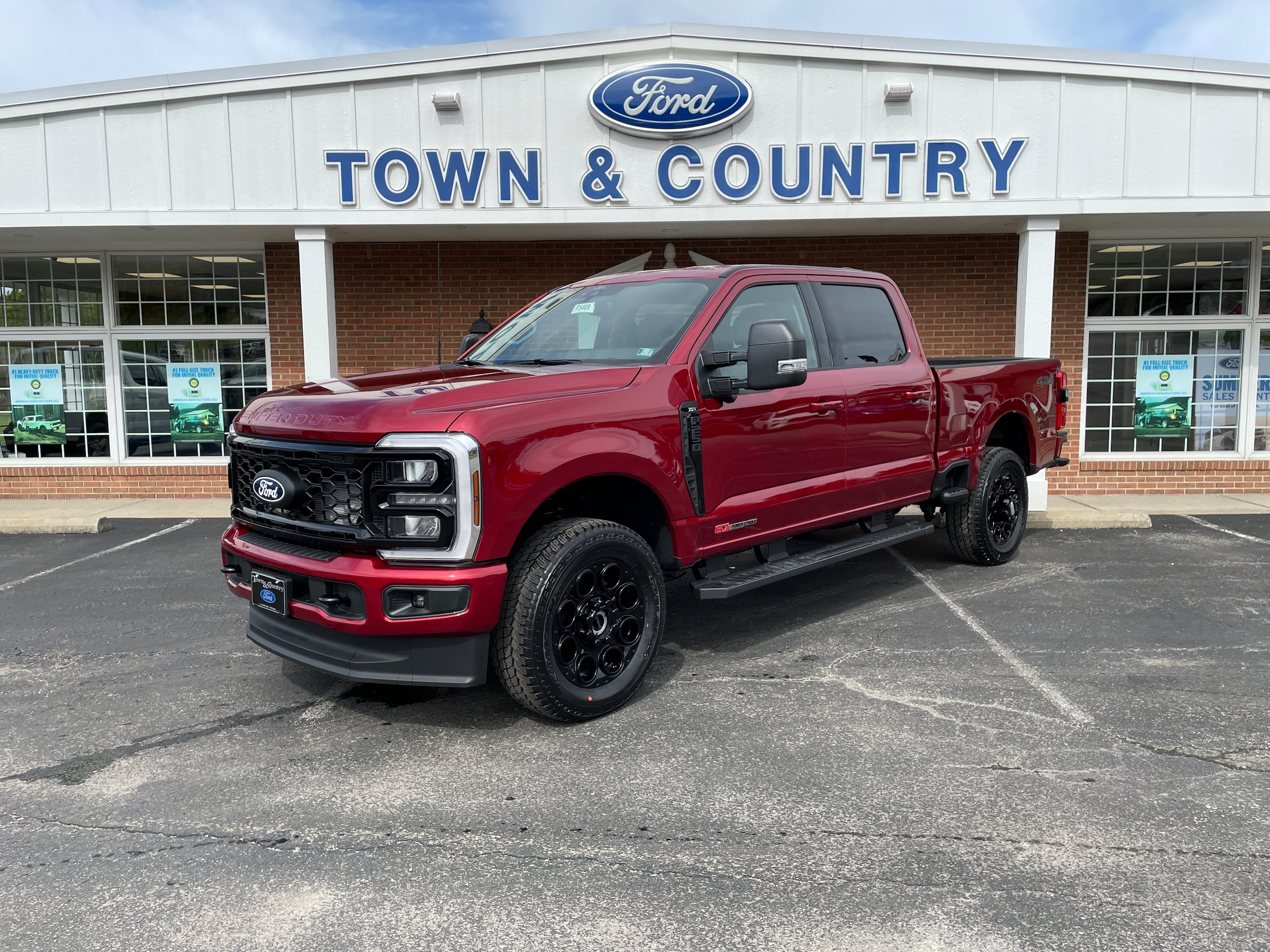 2027 Ford F-250 Pickup photo 2 of 40