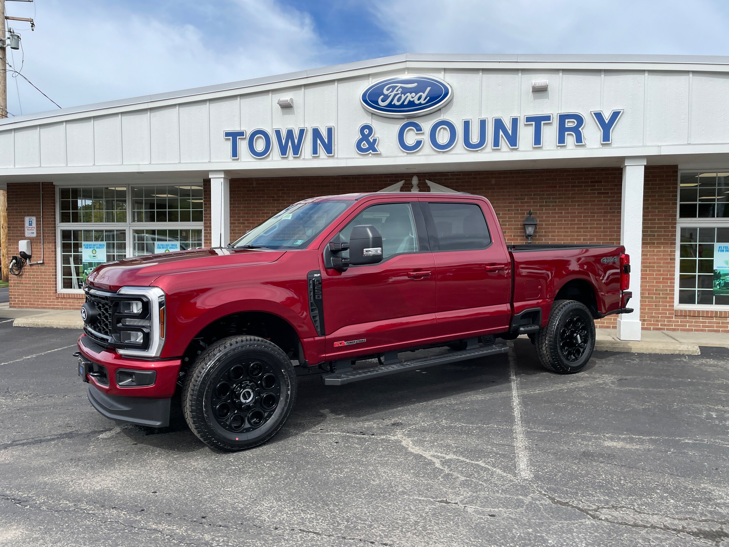 2027 Ford F-250 Pickup photo 4 of 40