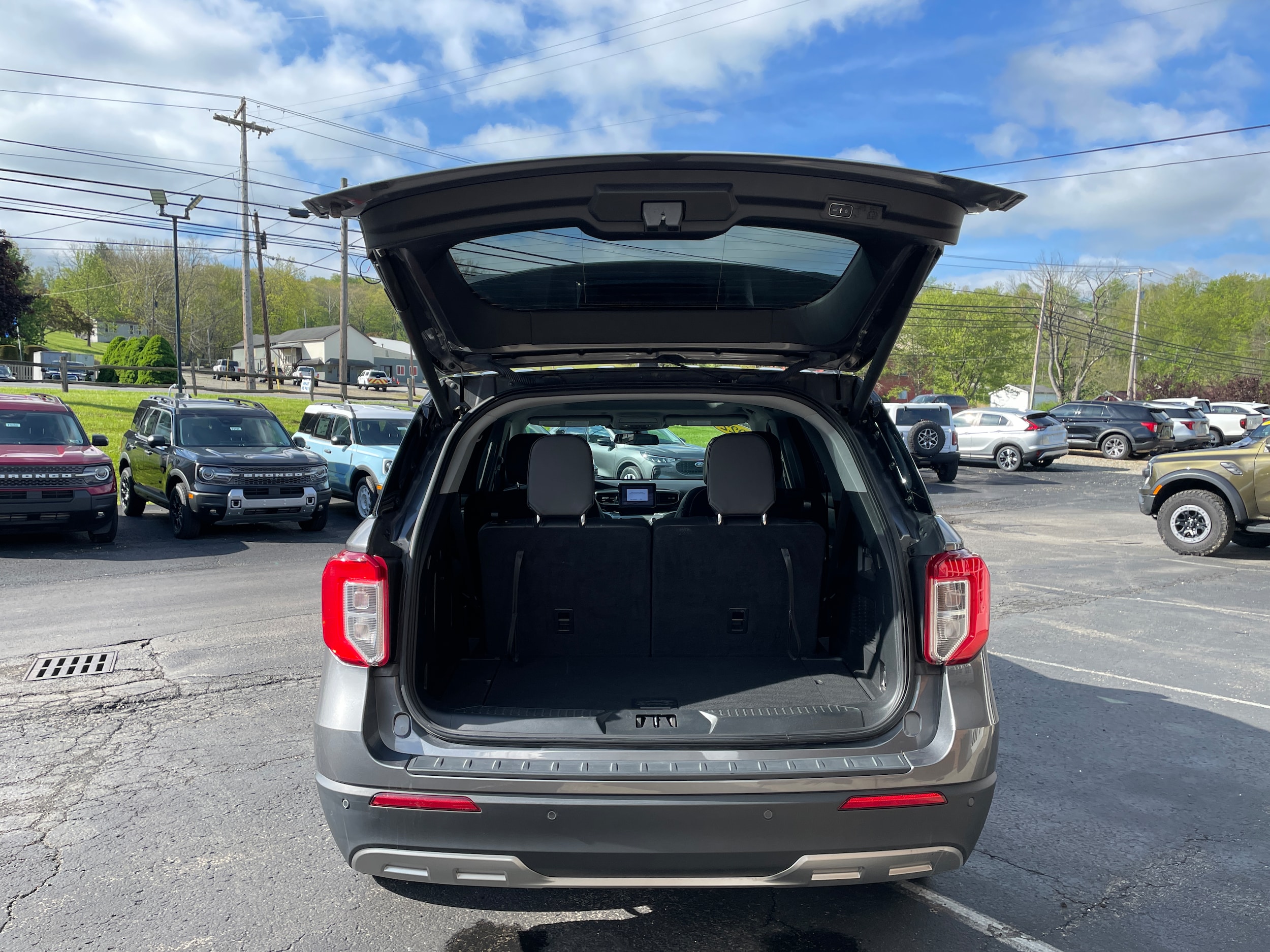 2022 Ford Explorer XLT - 8