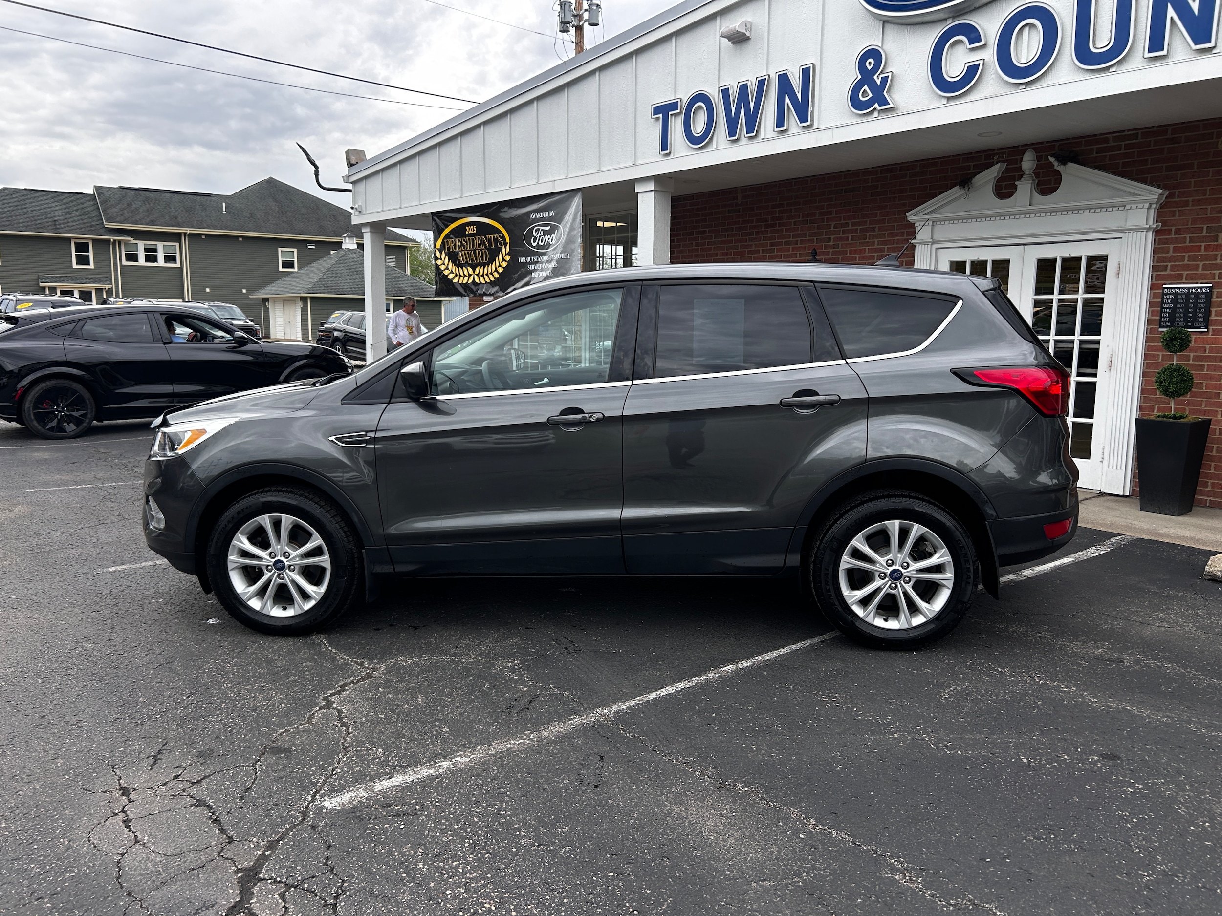 2019 Ford Escape SE Magnetic Metallic at Premiere Auto Sales