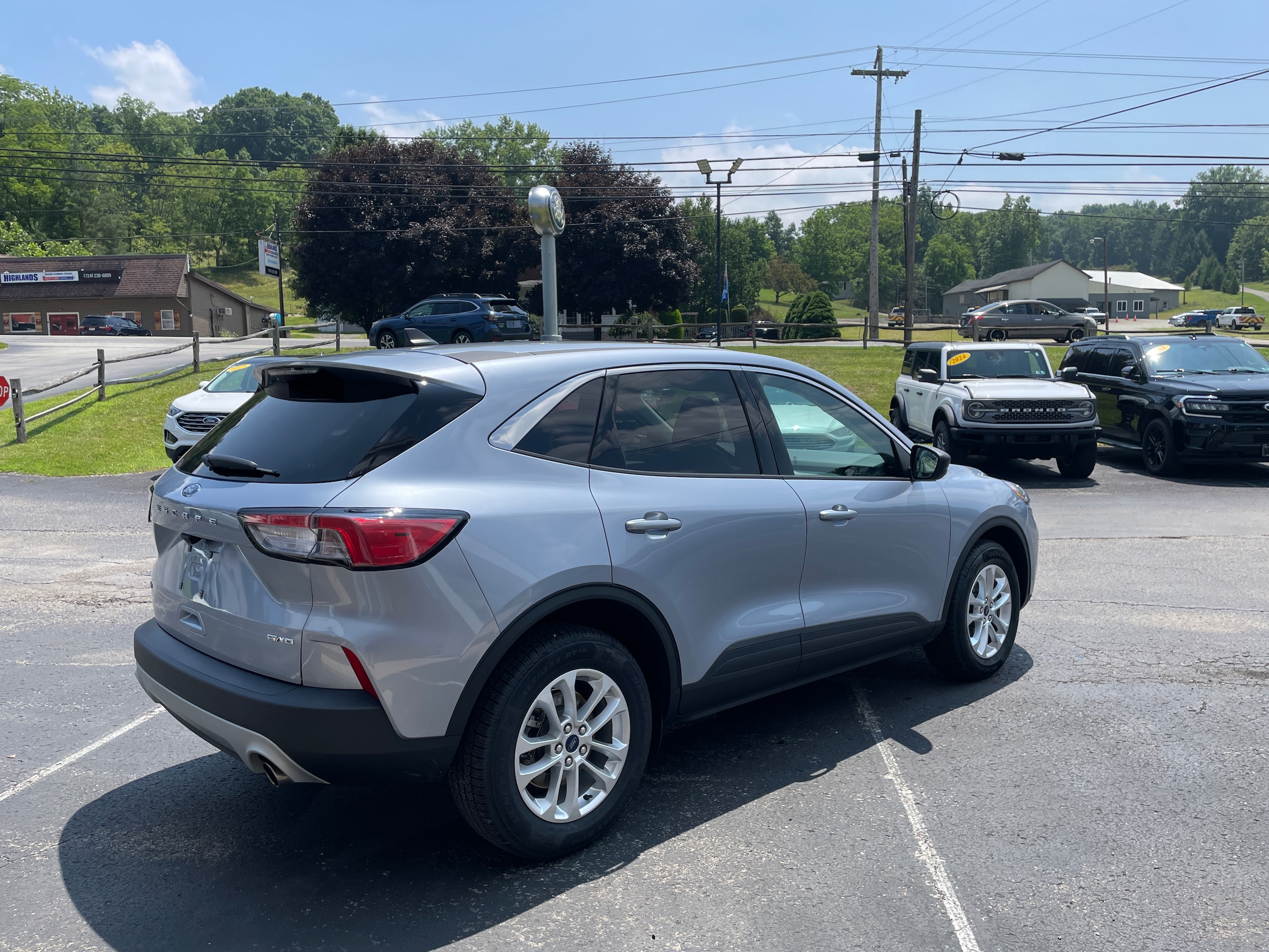 2022 Ford Escape SE Iced Blue Silver Metallic at Warne Motors
