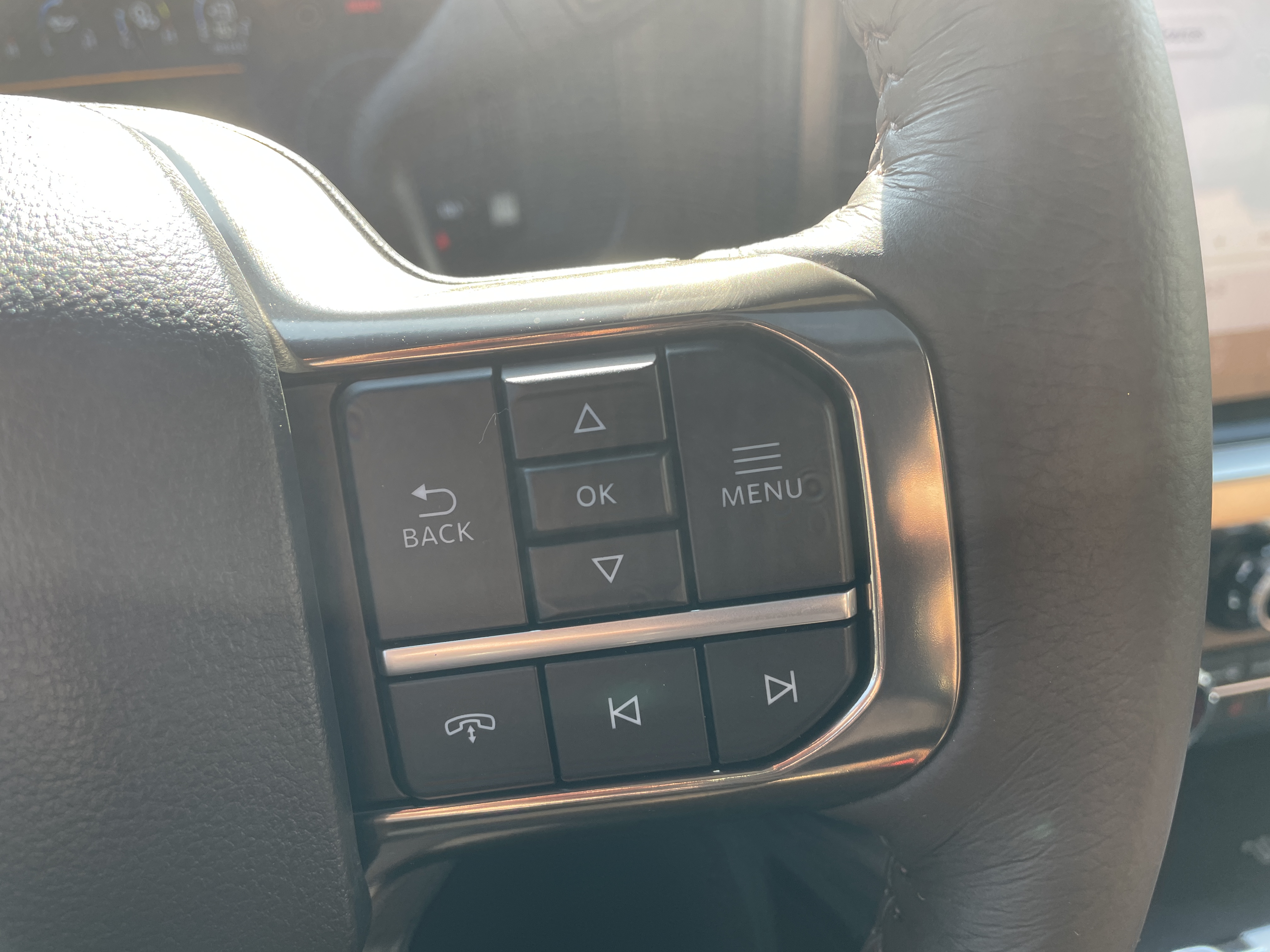 2027 Ford F-350 Pickup photo 19 of 38