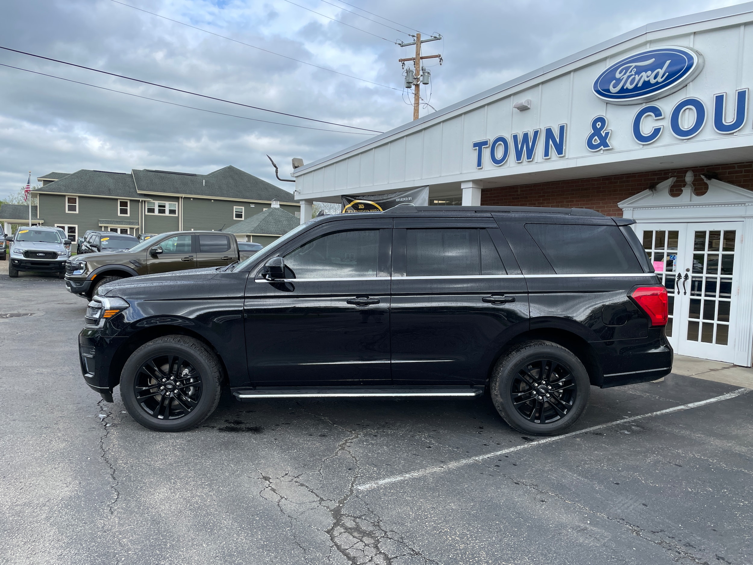 2023 Ford Expedition XLT Agate Black Metallic at Auto Express Rt. 8