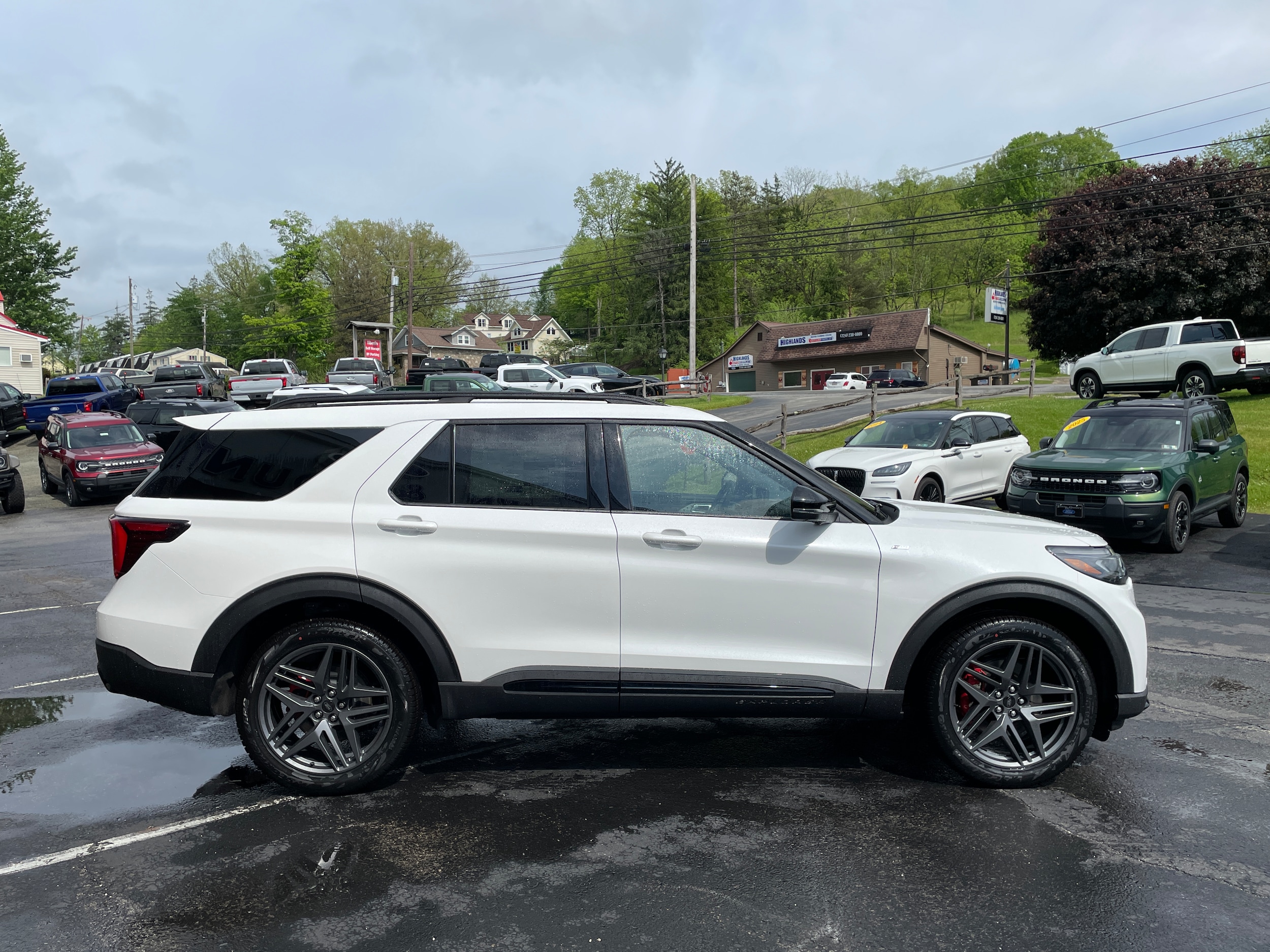 2026 Ford Explorer ST-Line Star White Metallic Tri-Coat at Town & Country Ford