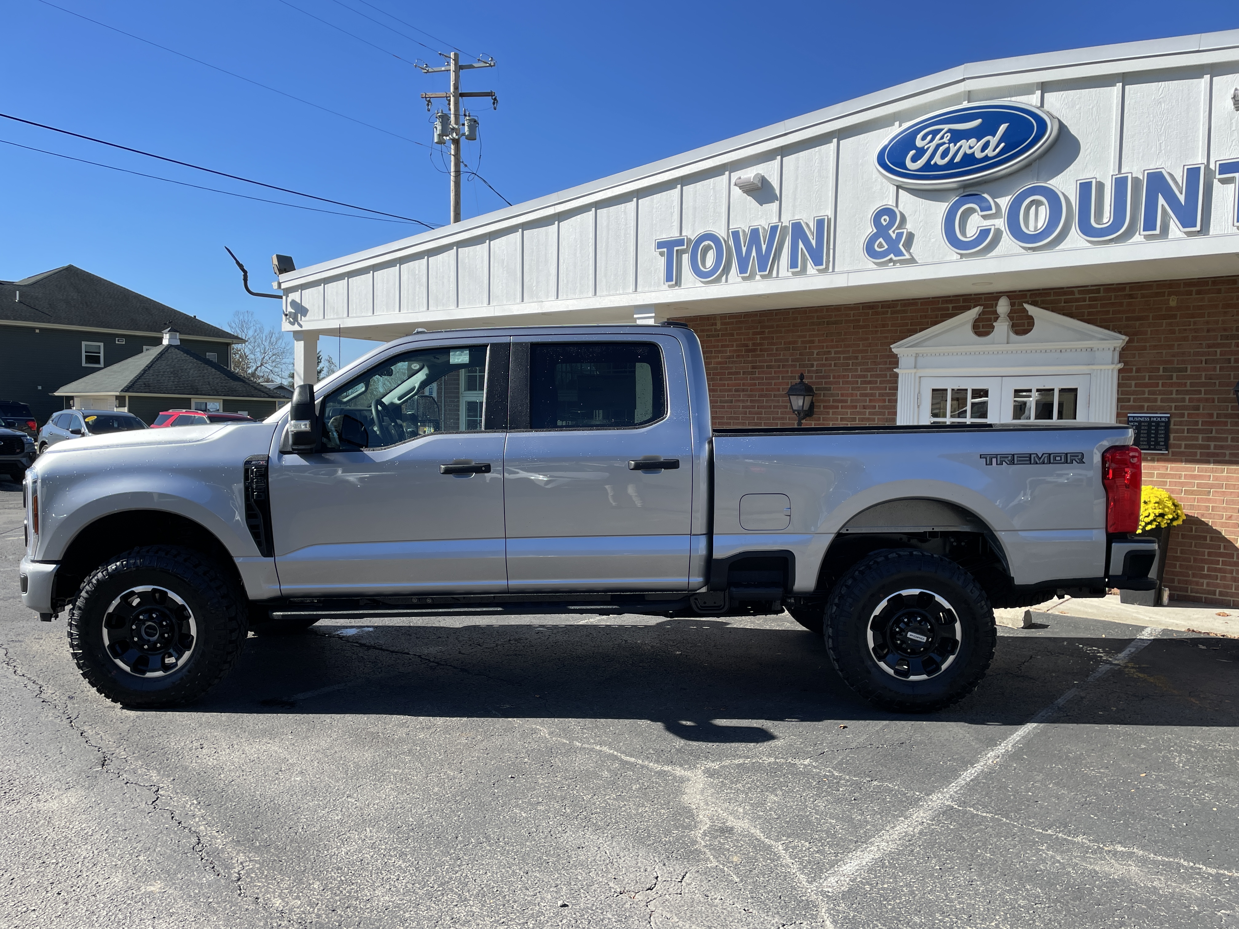 2027 Ford F-250 Pickup photo 9 of 33