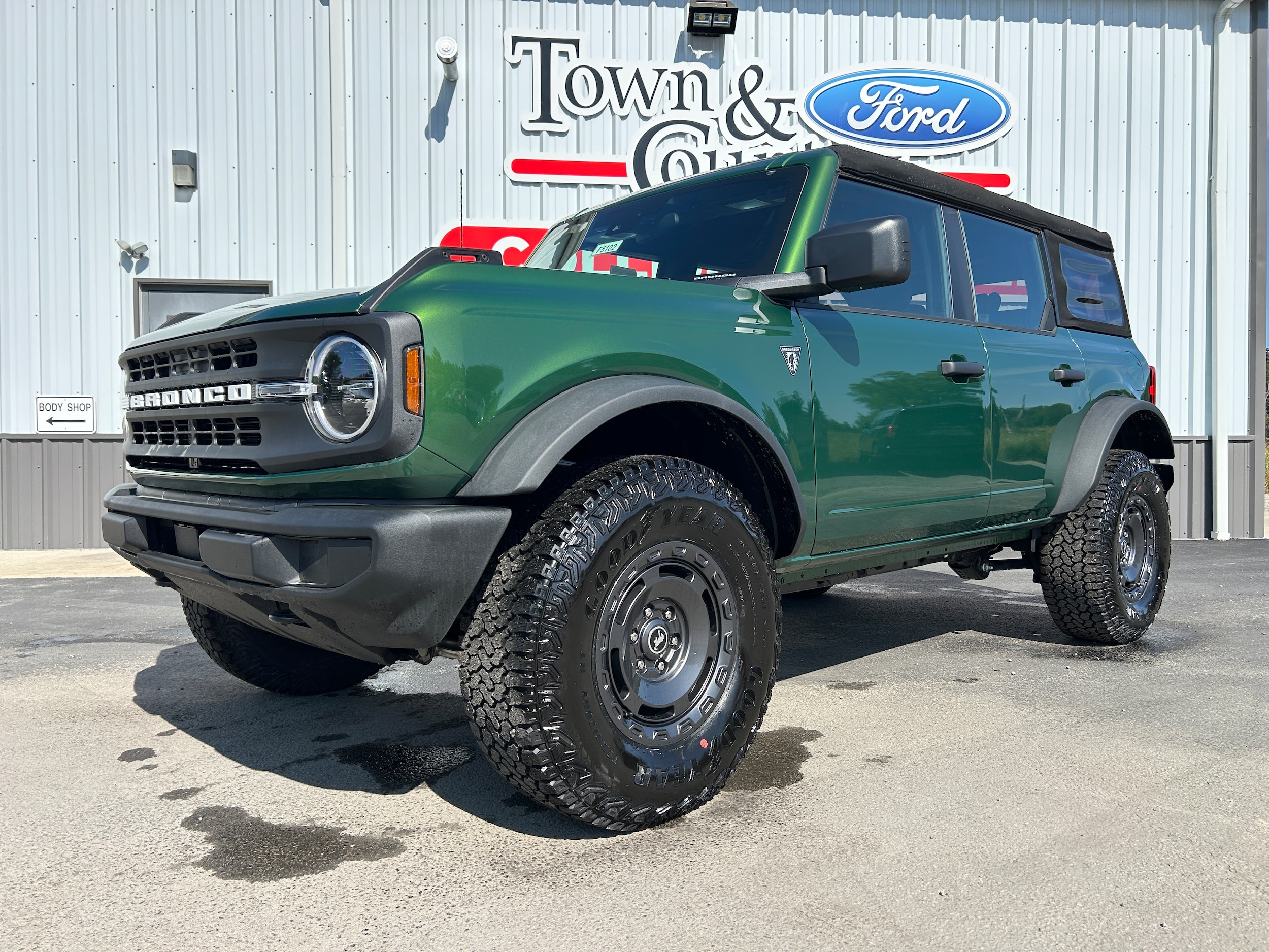 2025 Ford Bronco Base - 9