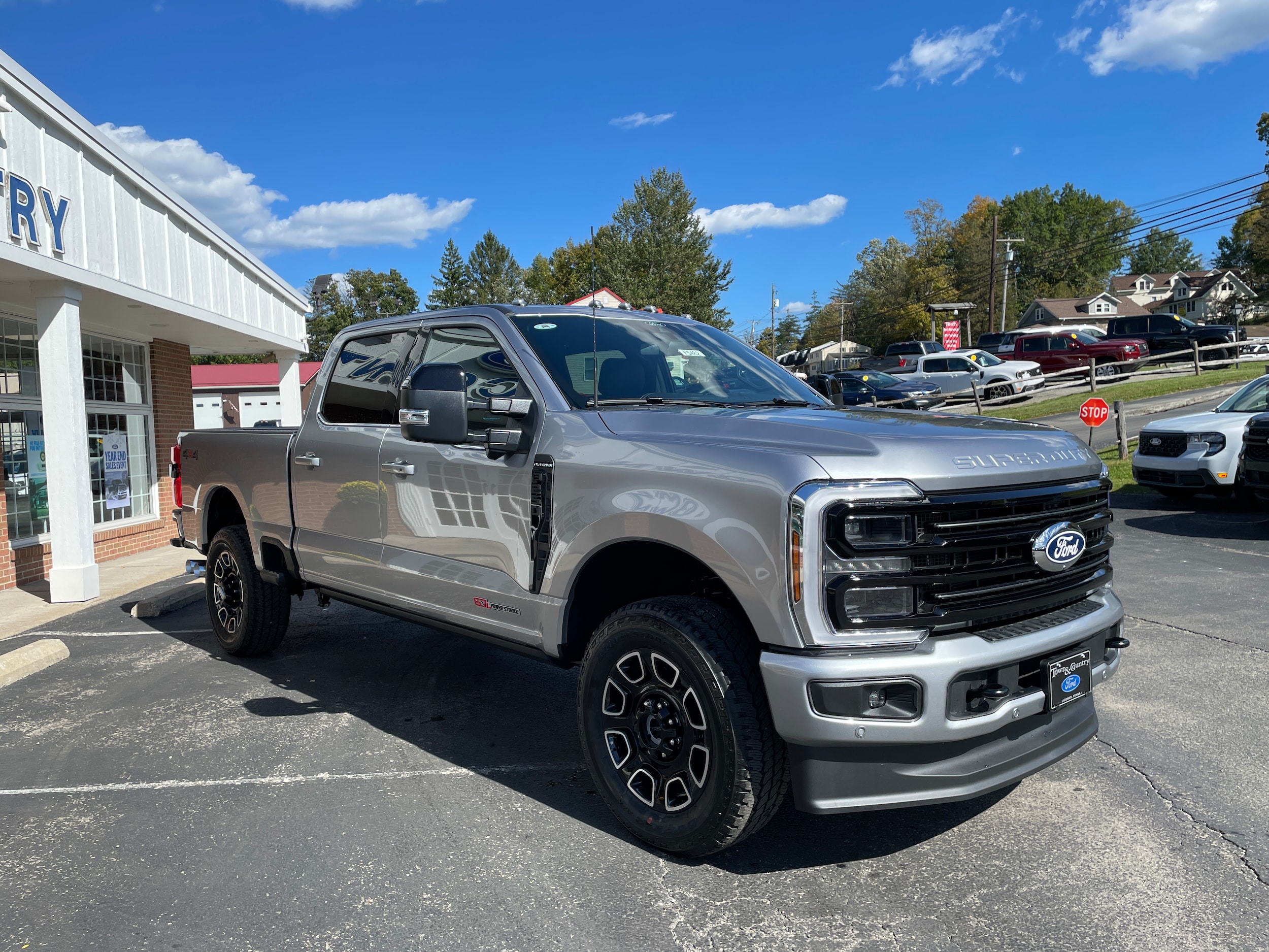 2027 Ford F-250 Pickup photo 4 of 43