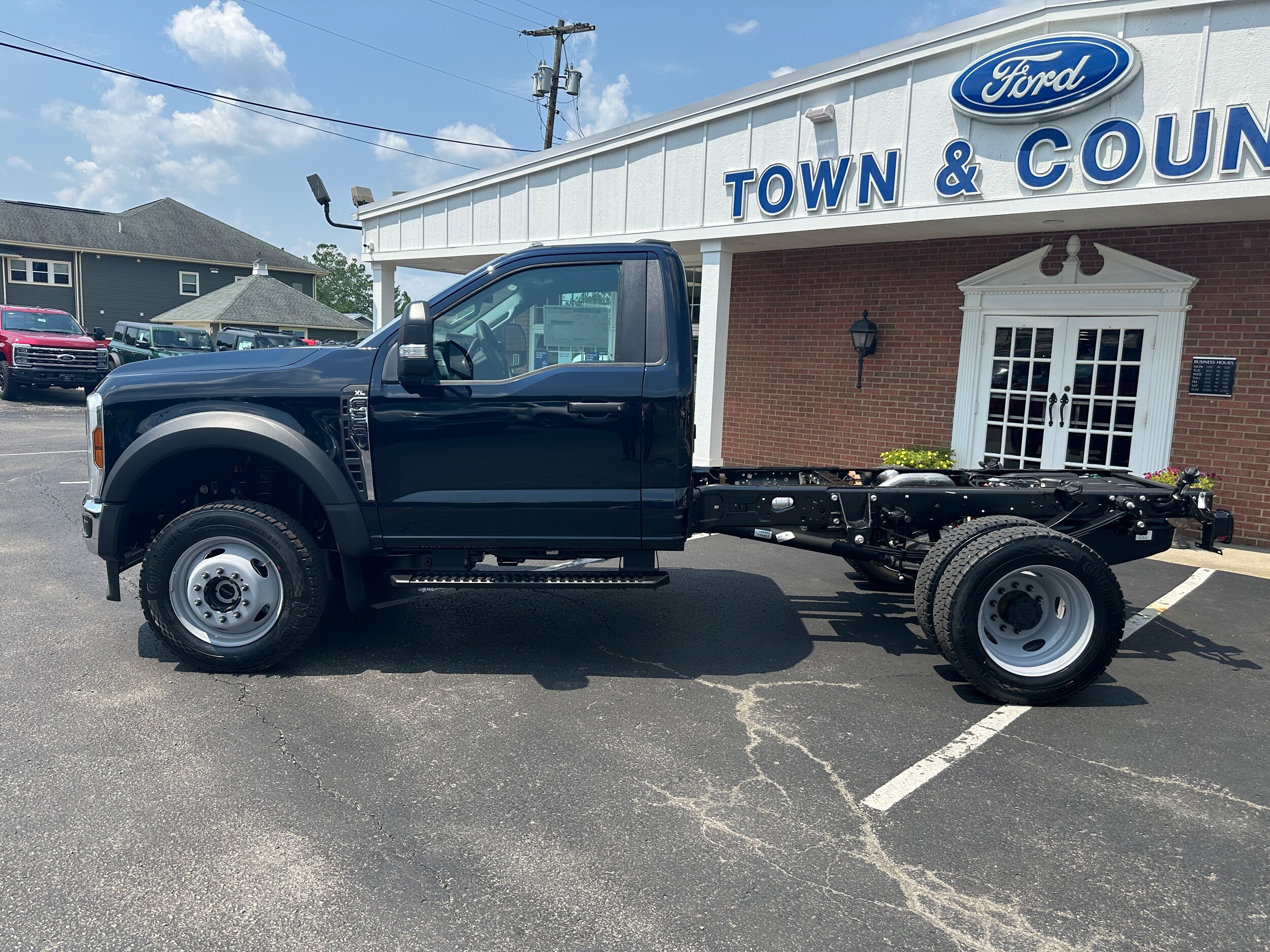 2024 Ford F-550 XL photo 3