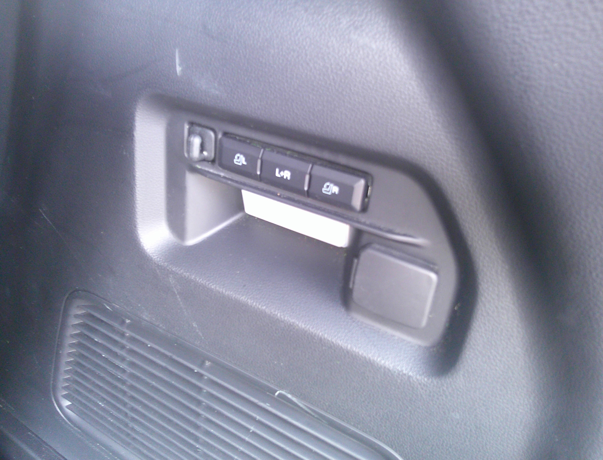 2022 Ford Explorer ST - Photo 24