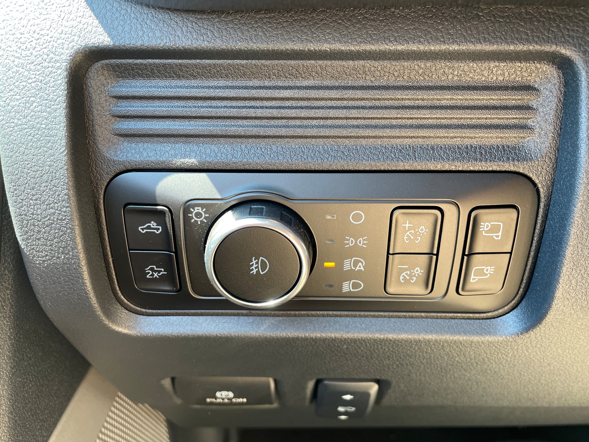 2026 Ford F-350 Pickup F-350&reg; Lariat&reg; Oxford White at Town & Country Ford