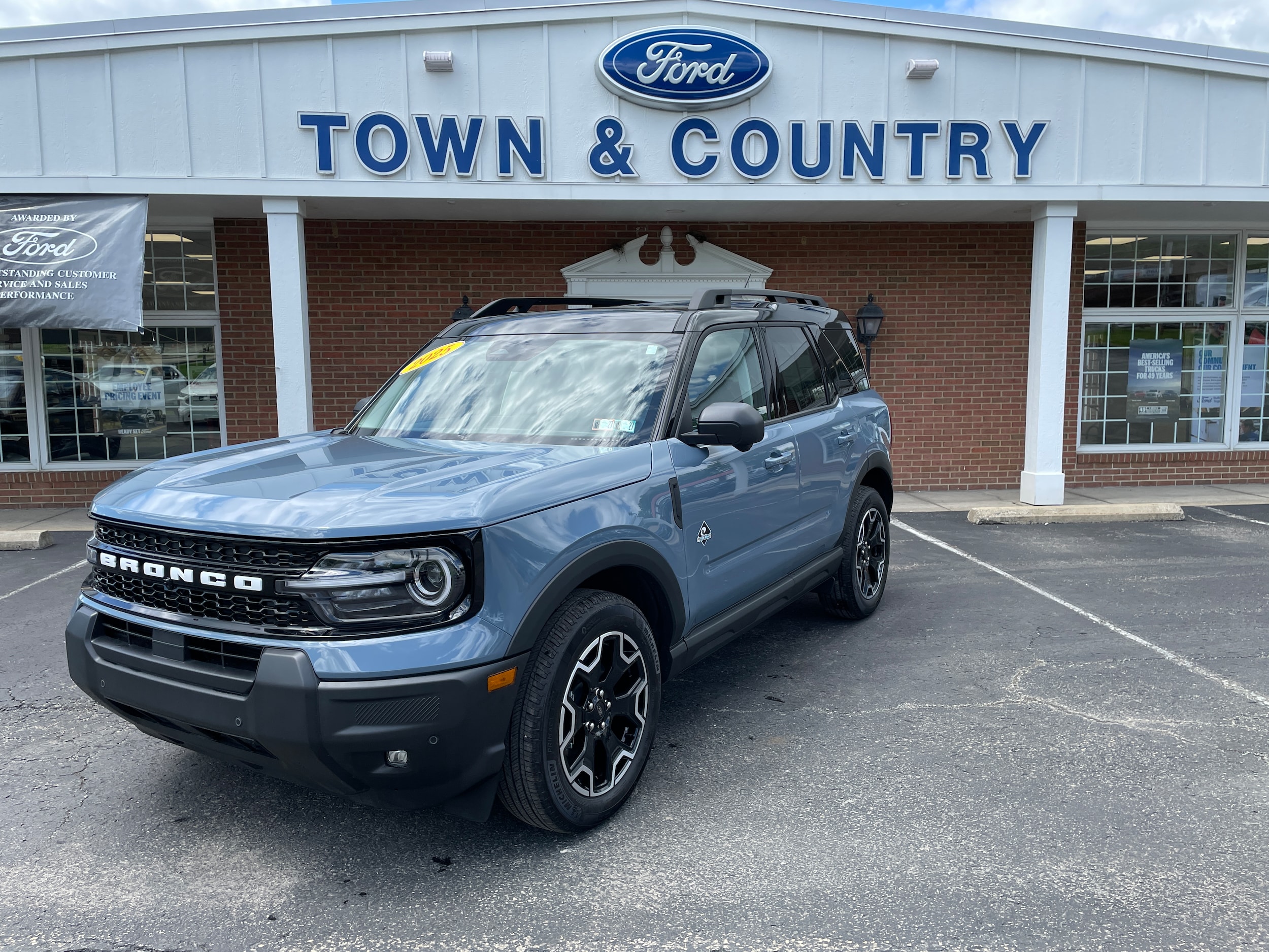 2025 Ford Bronco Sport Outer Banks Azure Gray Metallic Tri-Coat at Town & Country Ford