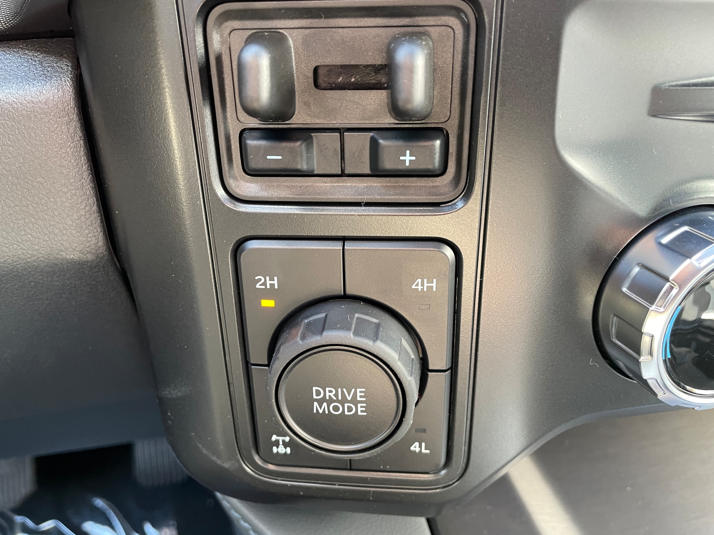 2027 Ford F-250 Pickup photo 28 of 43