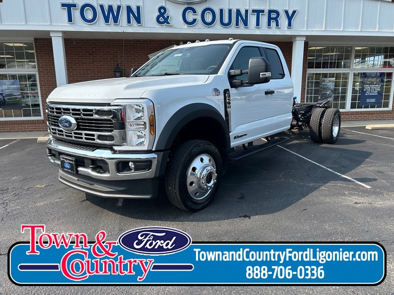 2026 Ford F-550 Super Duty Chassis Cab XLT's photo