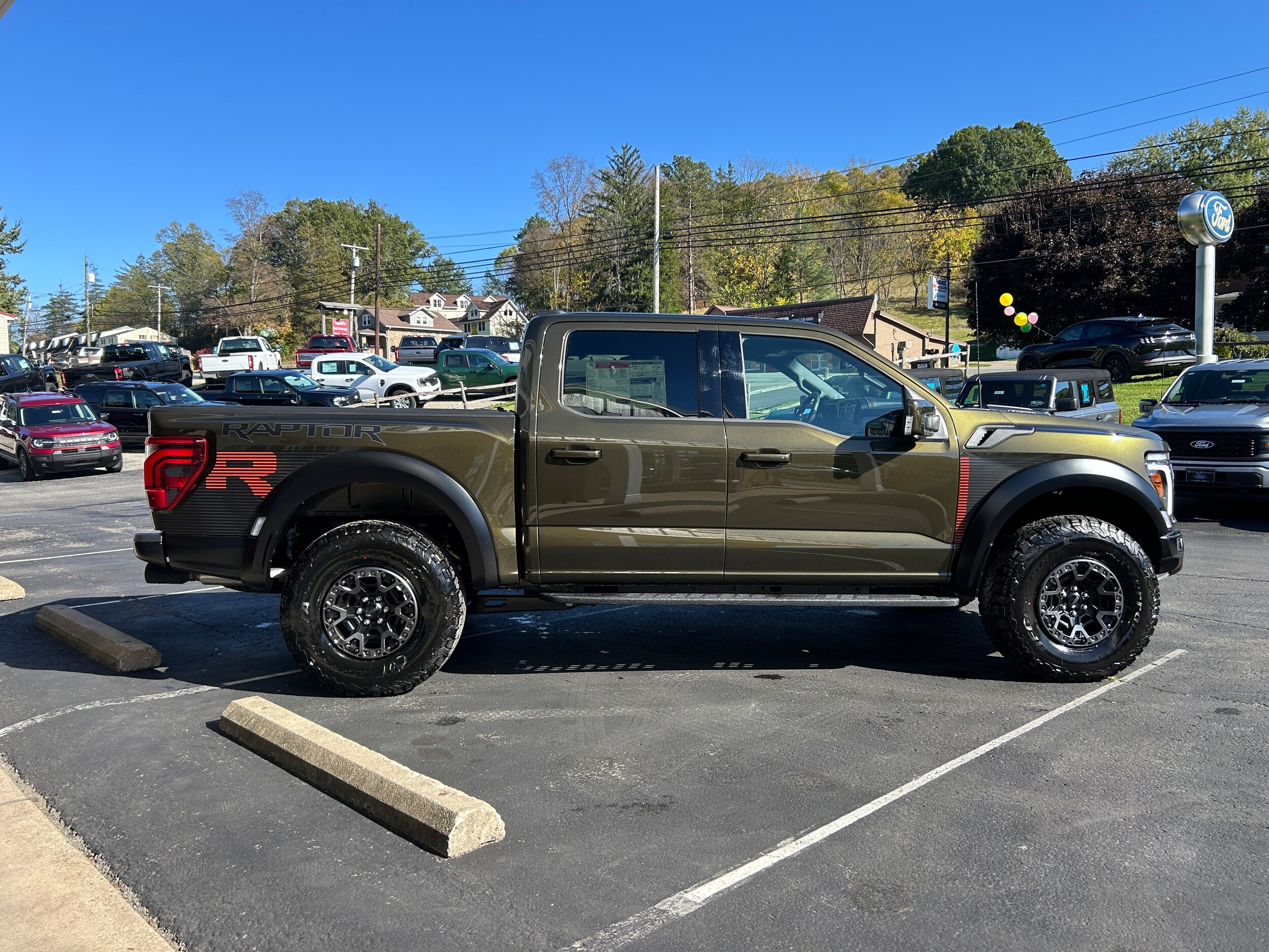2025 Ford F-150 Raptor photo 4