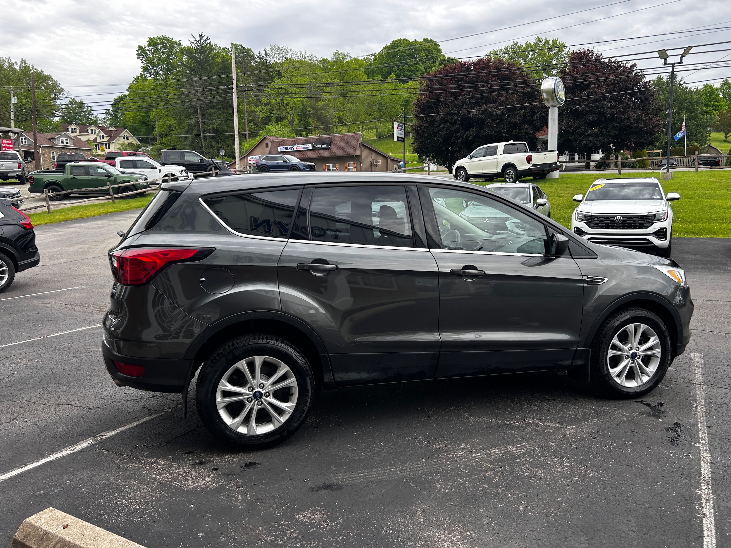 2019 Ford Escape SE Magnetic Metallic at Premiere Auto Sales