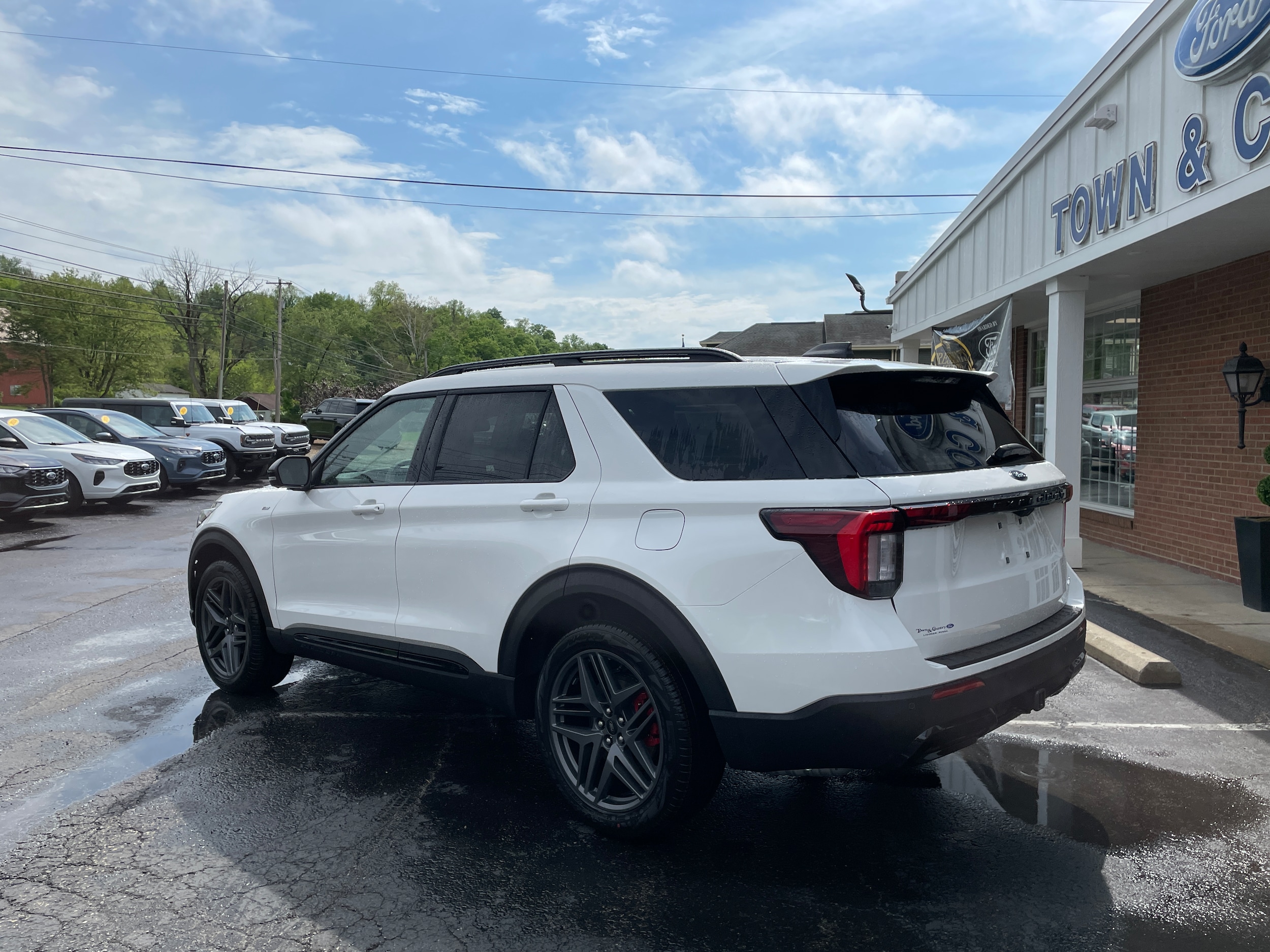 2026 Ford Explorer ST-Line Star White Metallic Tri-Coat at Town & Country Ford