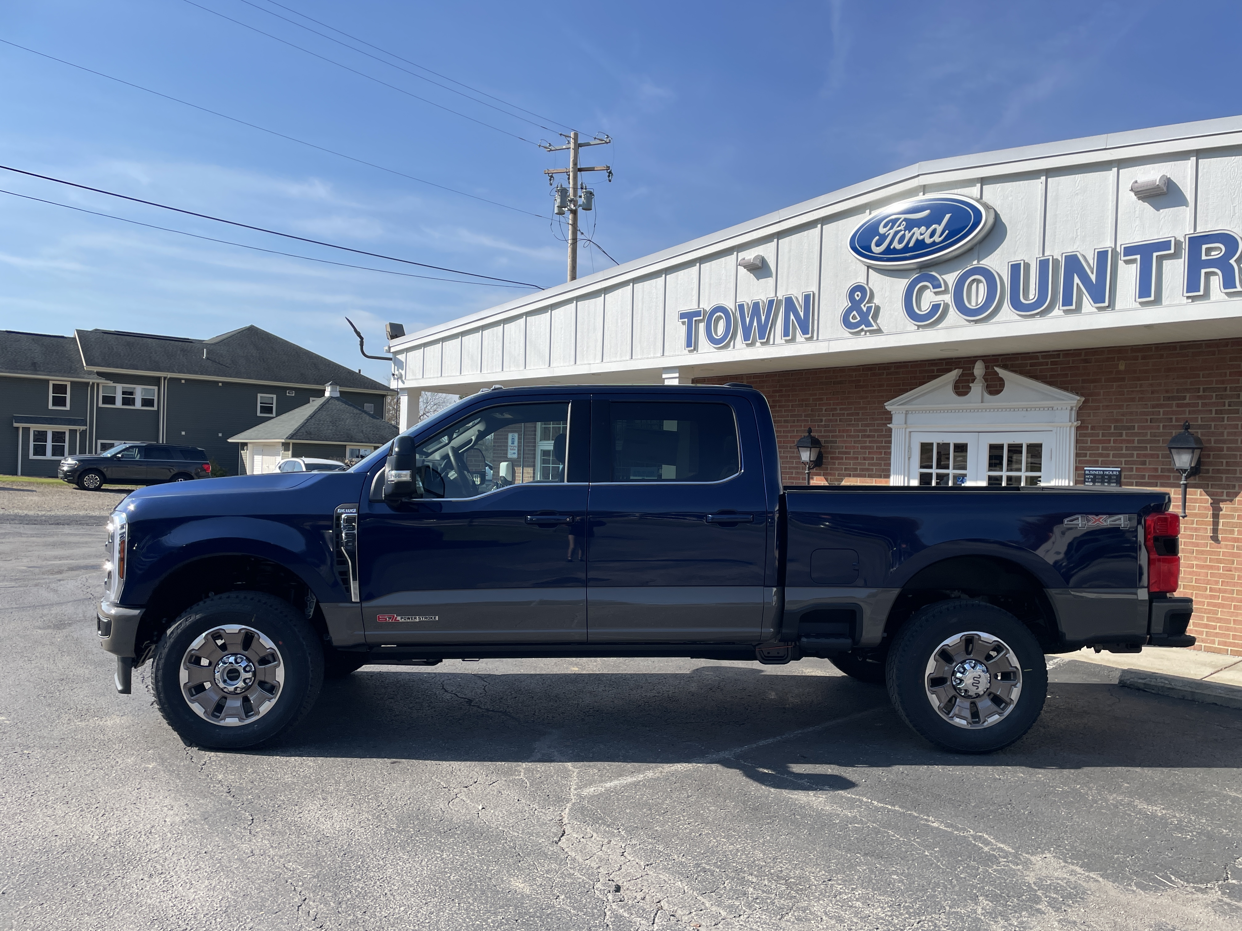 2027 Ford F-350 Pickup photo 9 of 38
