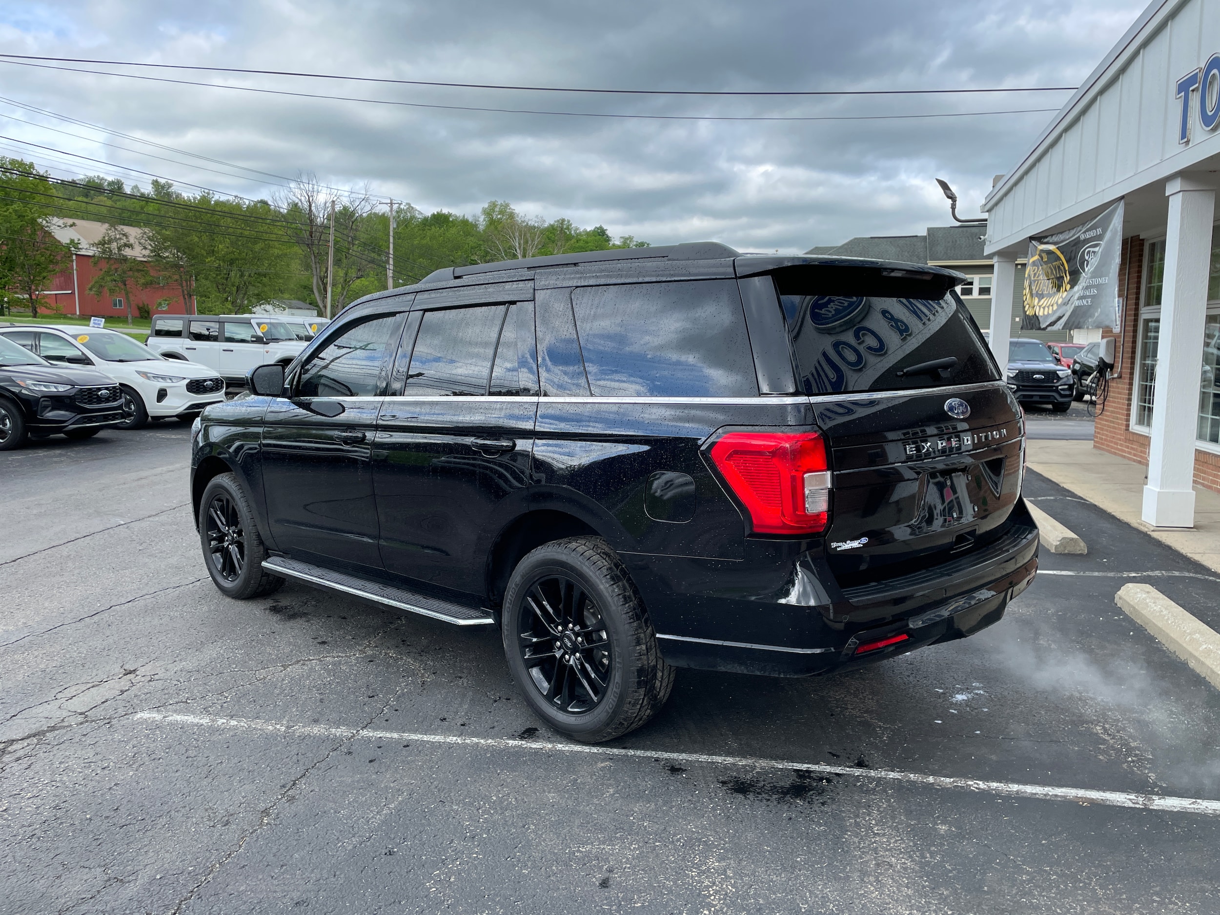 2023 Ford Expedition XLT Agate Black Metallic at Auto Express Rt. 8