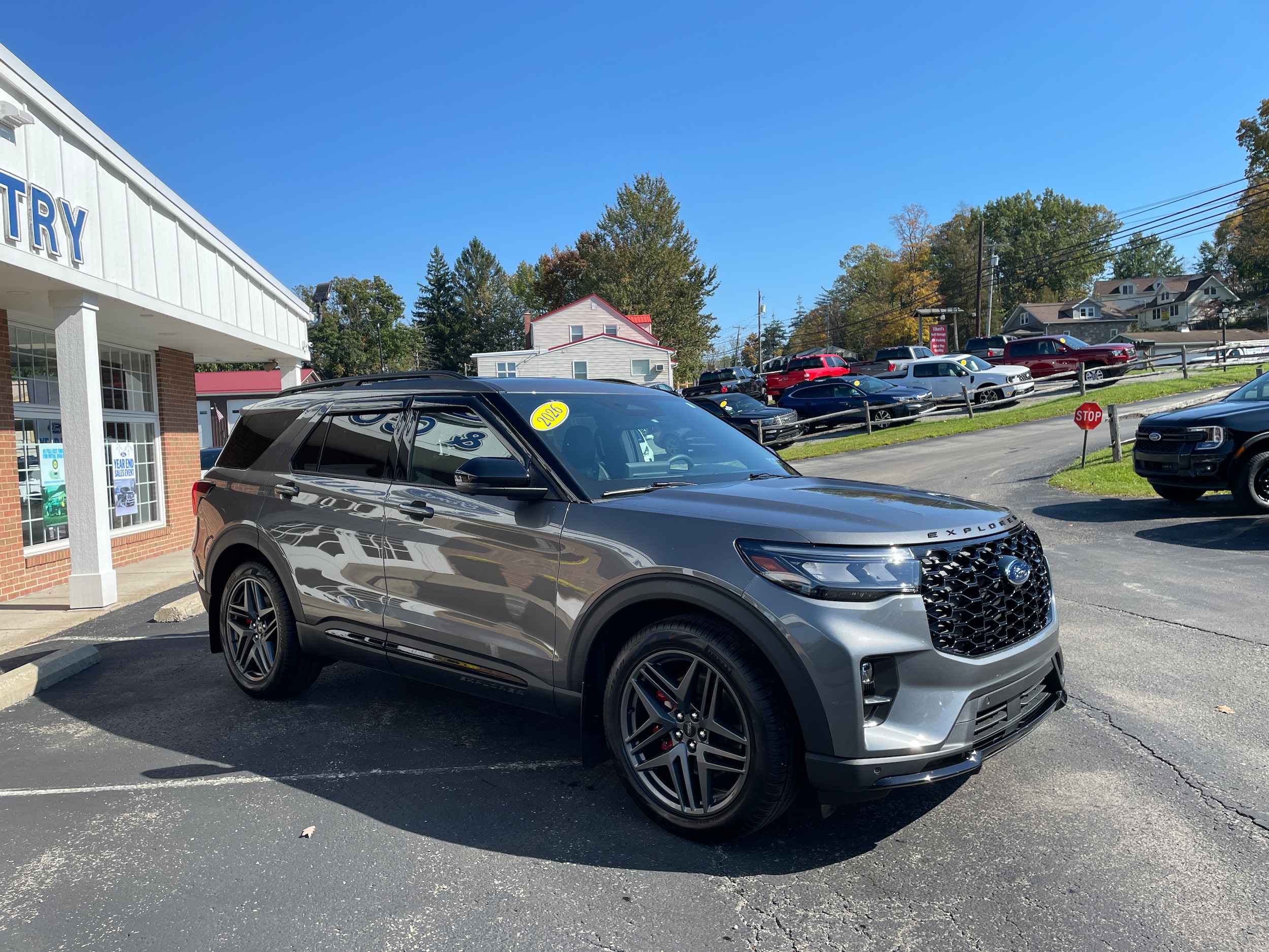 2026 Ford Explorer photo 3 of 28