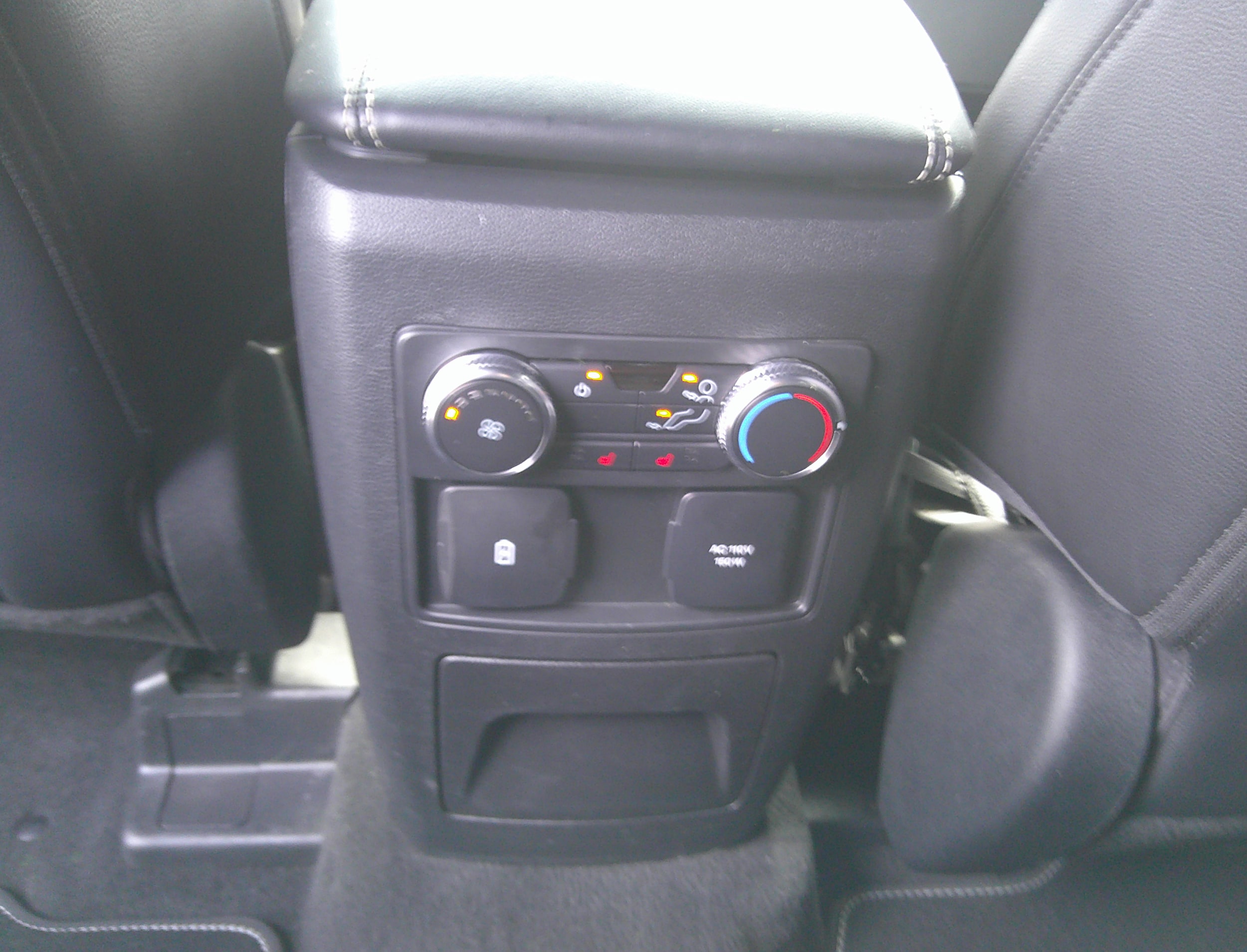 2022 Ford Explorer ST - Photo 26