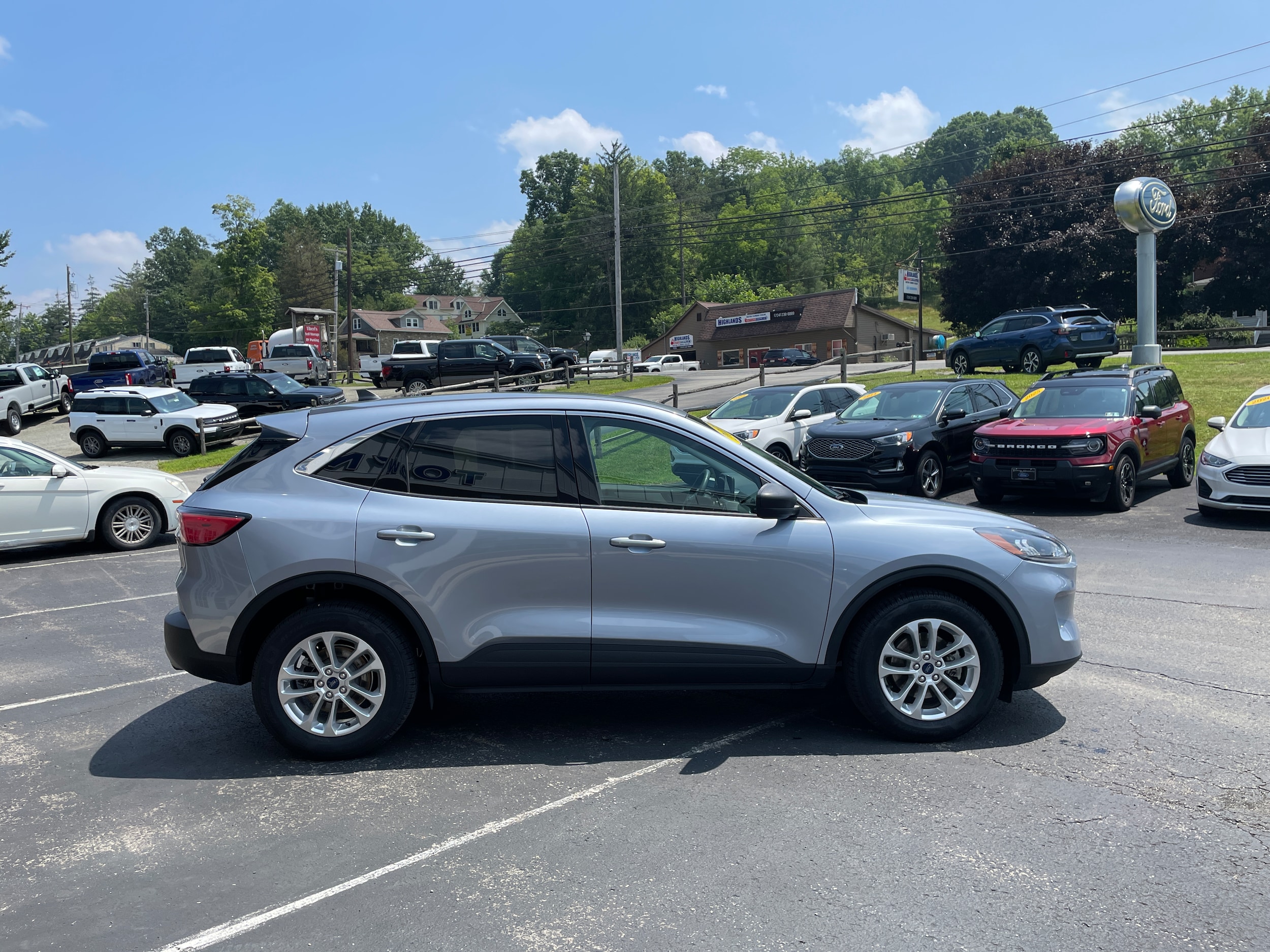 2022 Ford Escape SE Iced Blue Silver Metallic at Warne Motors