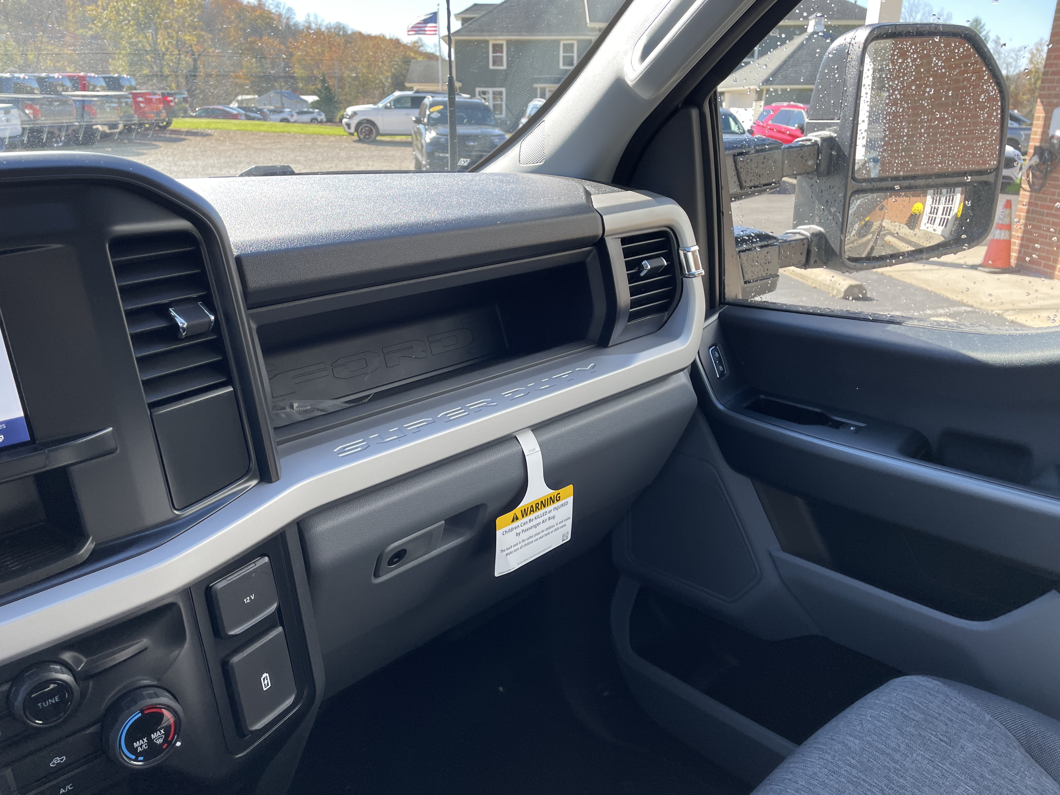 2027 Ford F-250 Pickup photo 25 of 33