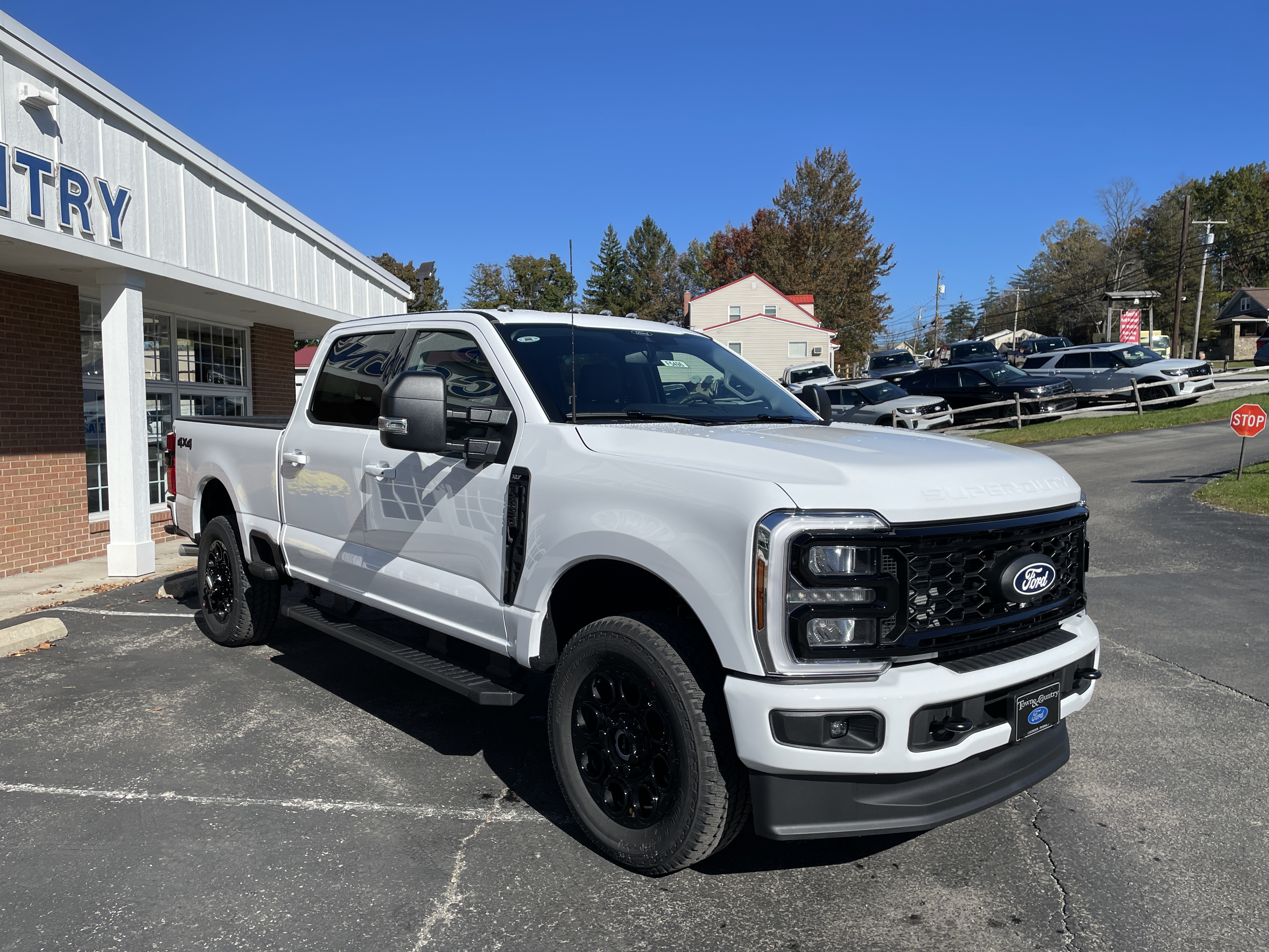 2027 Ford F-250 Pickup photo 3 of 33