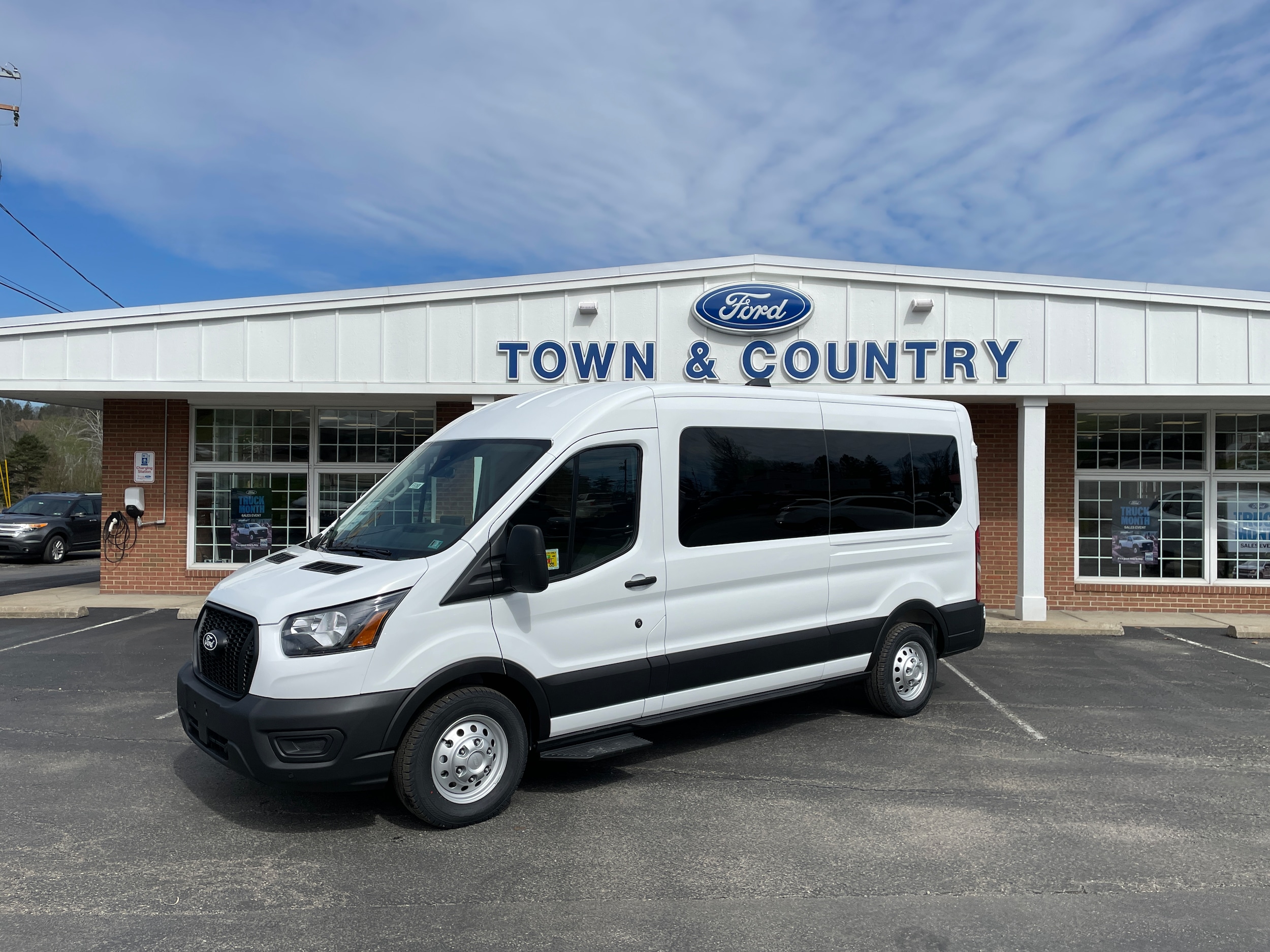 2026 Ford Transit 350 XL Med Roof Sliding Pass. 148 AWD's photo