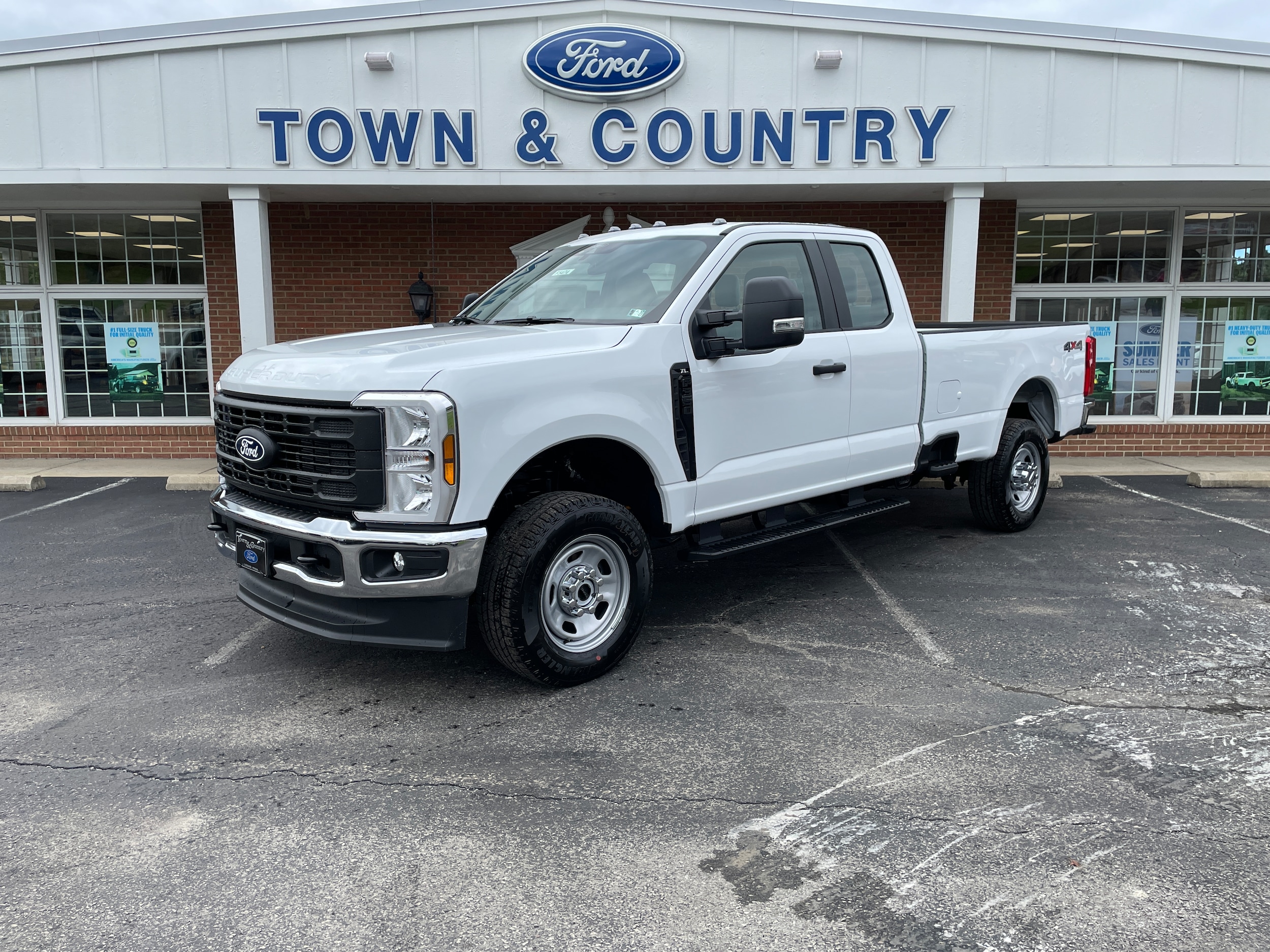 2027 Ford F-350 Pickup F-350&reg; XL Oxford White at Town & Country Ford