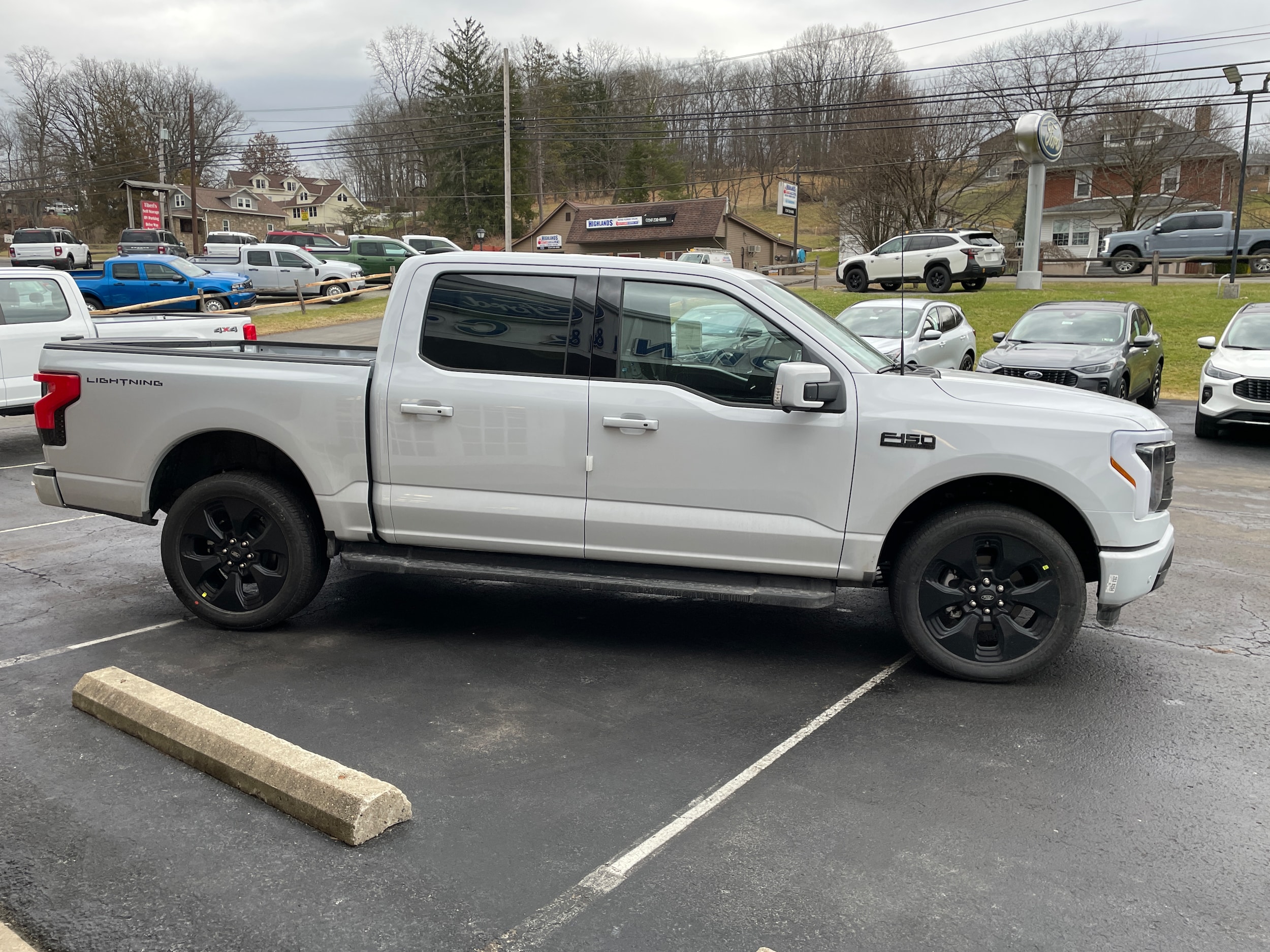 2025 Ford F-150 Lightning Platinum - 3