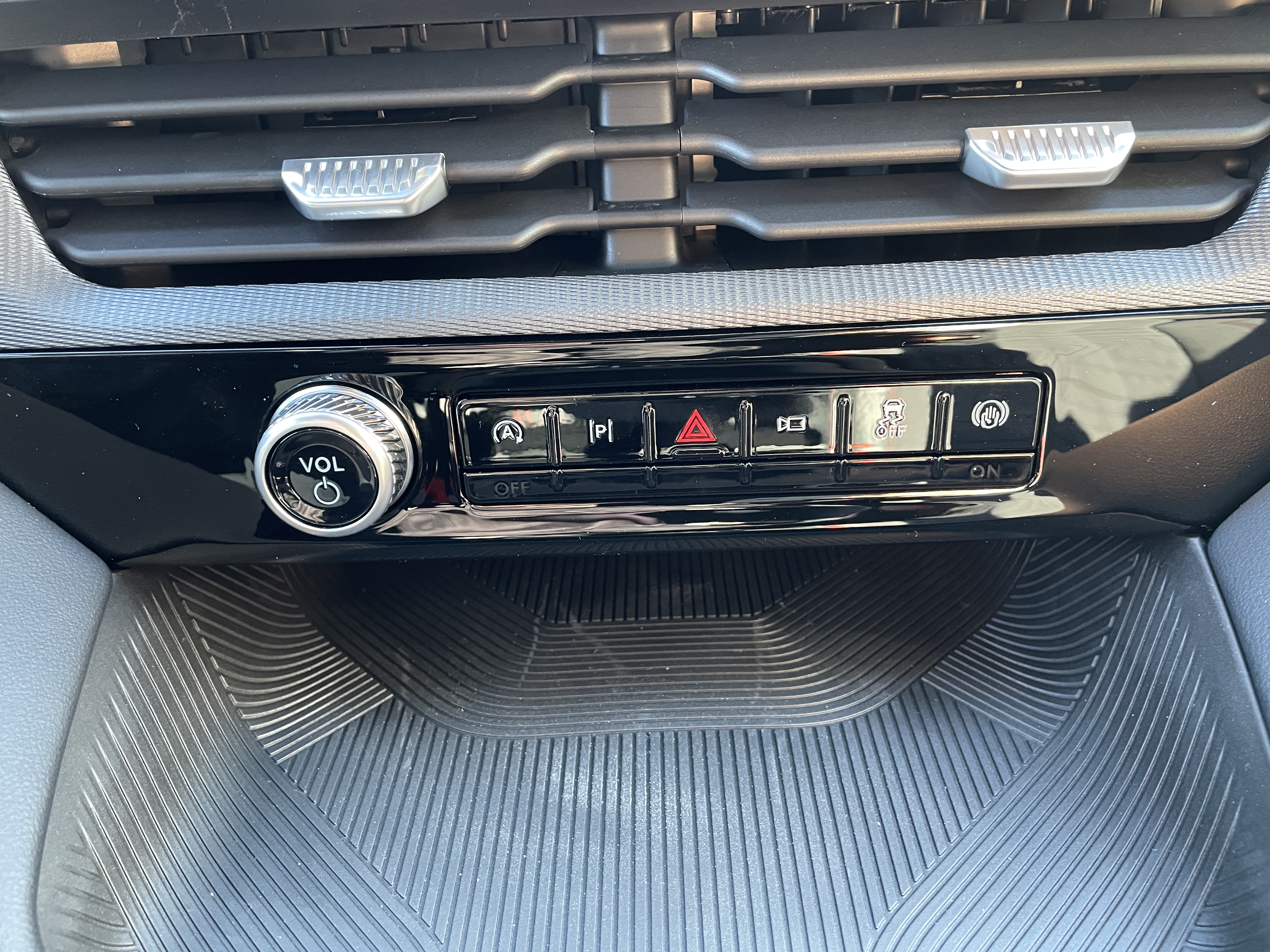 2027 Ford Explorer photo 24 of 35