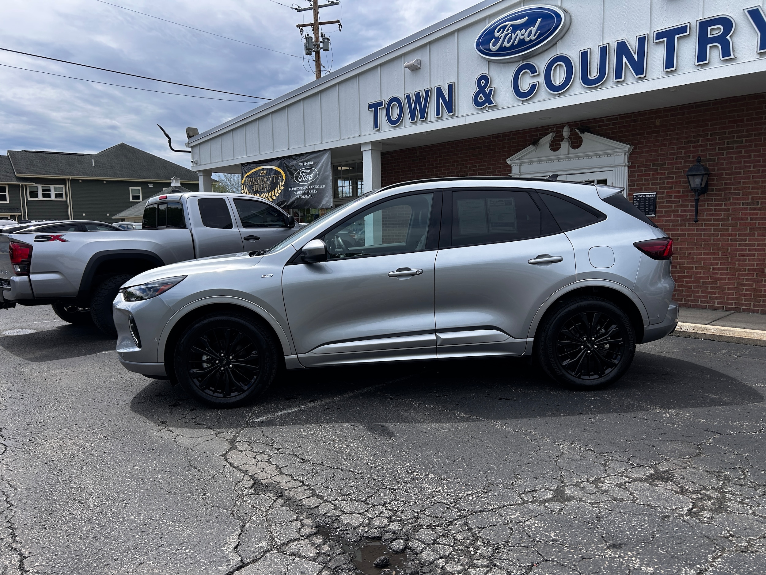 2023 Ford Escape ST-Line Elite Iconic Silver Metallic at Town & Country Ford