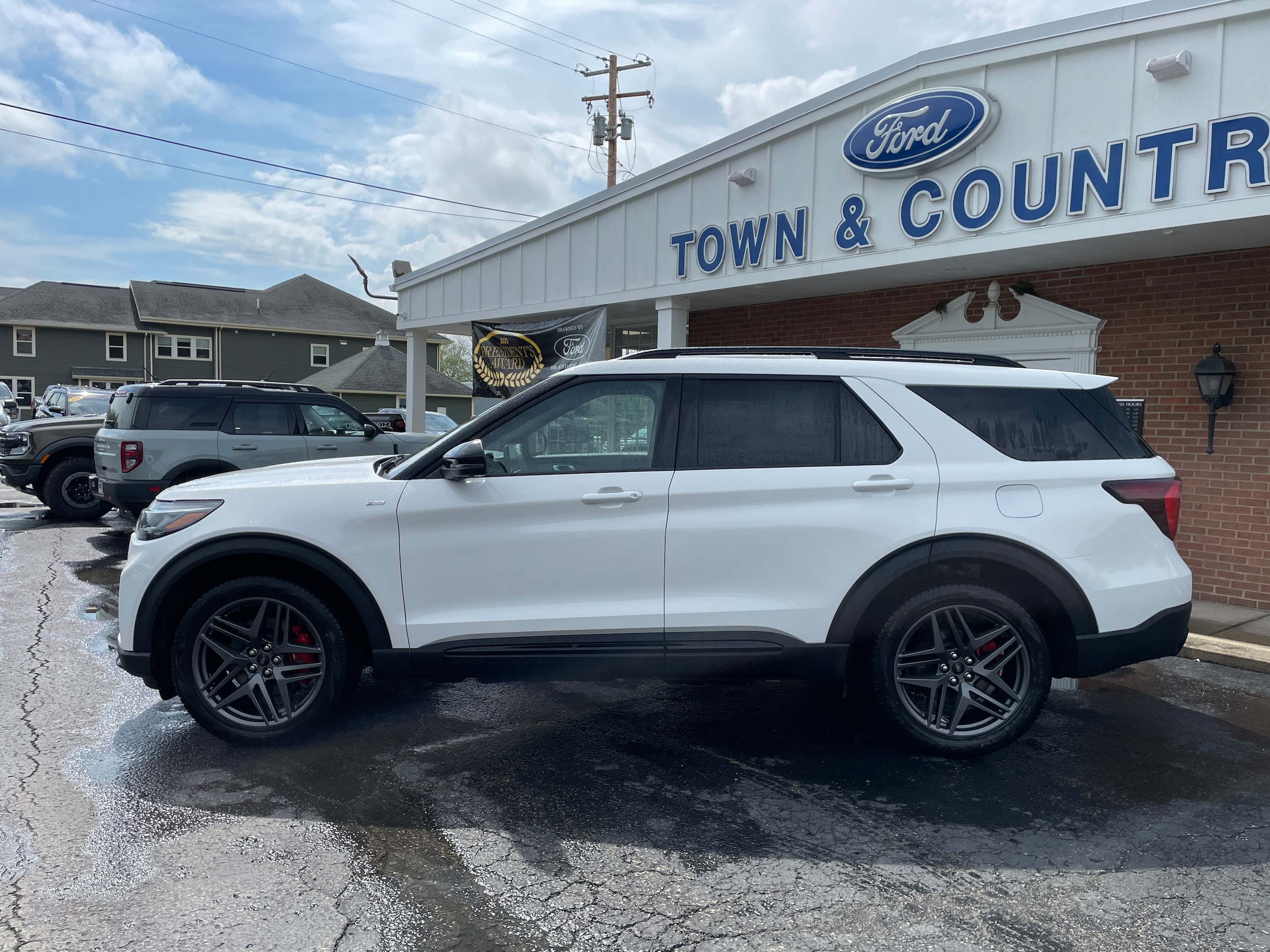 2026 Ford Explorer ST-Line Star White Metallic Tri-Coat at Town & Country Ford