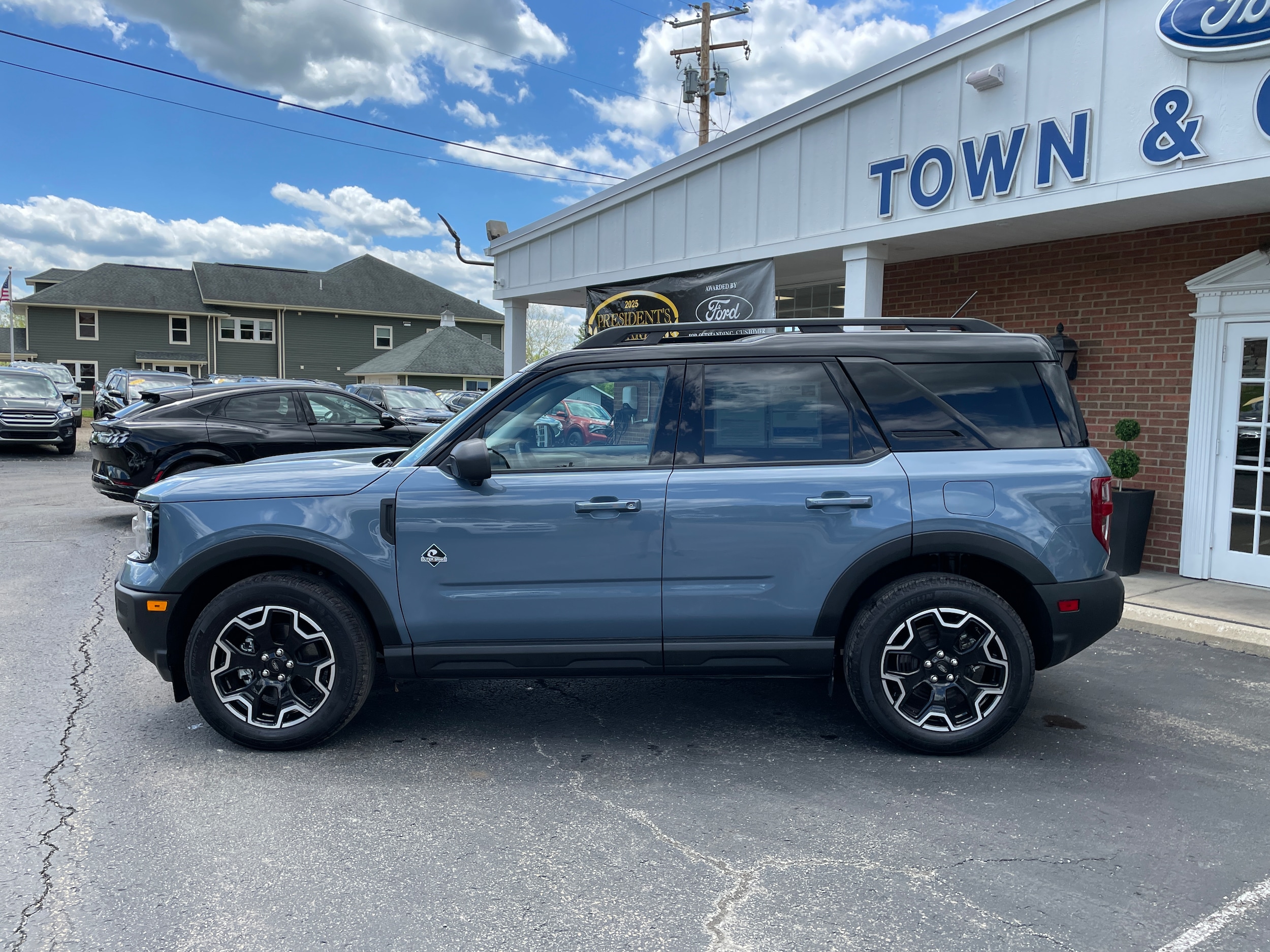 2025 Ford Bronco Sport Outer Banks Azure Gray Metallic Tri-Coat at Town & Country Ford