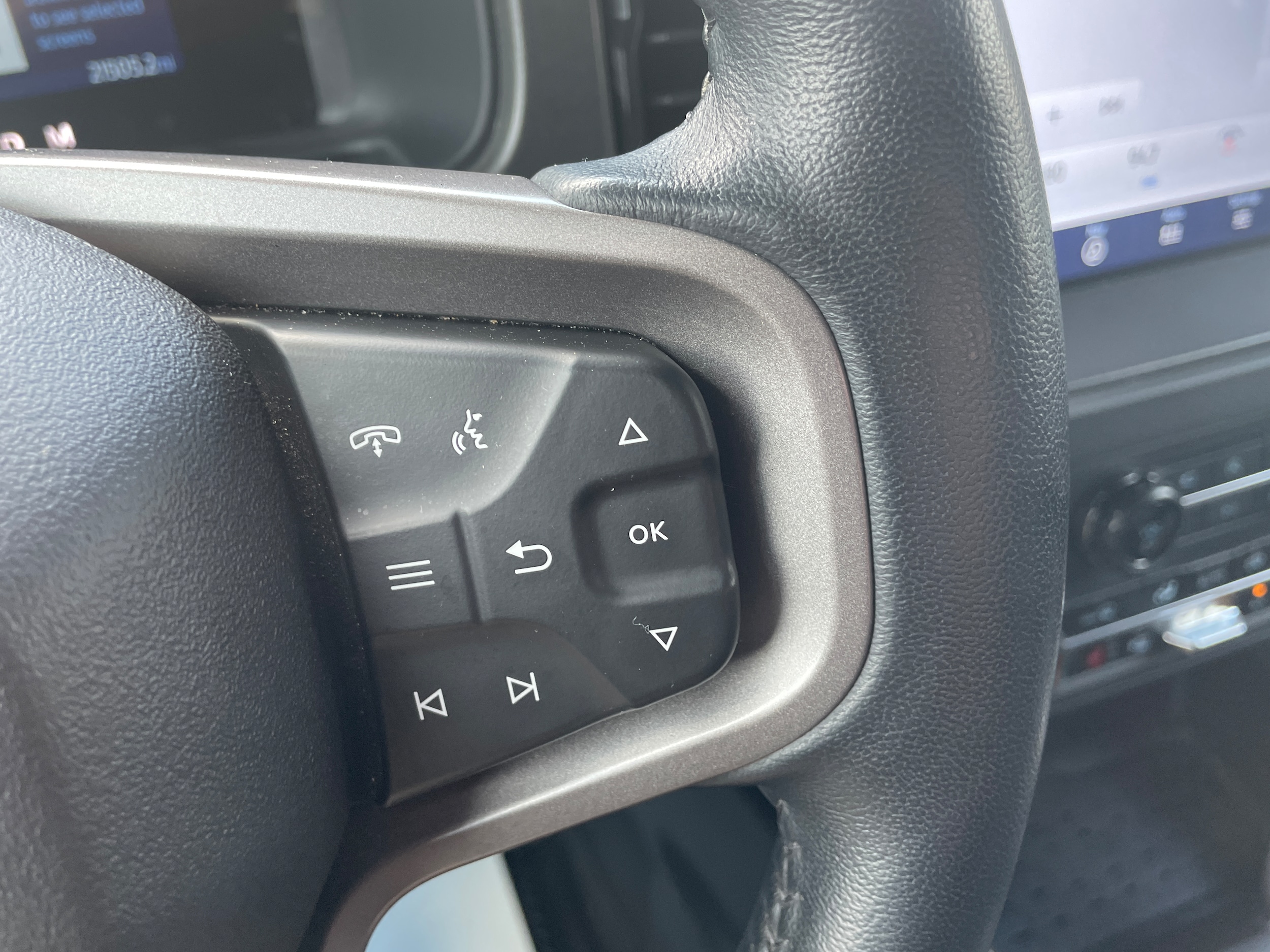 2024 Ford Bronco Badlands Oxford White at Town & Country Ford