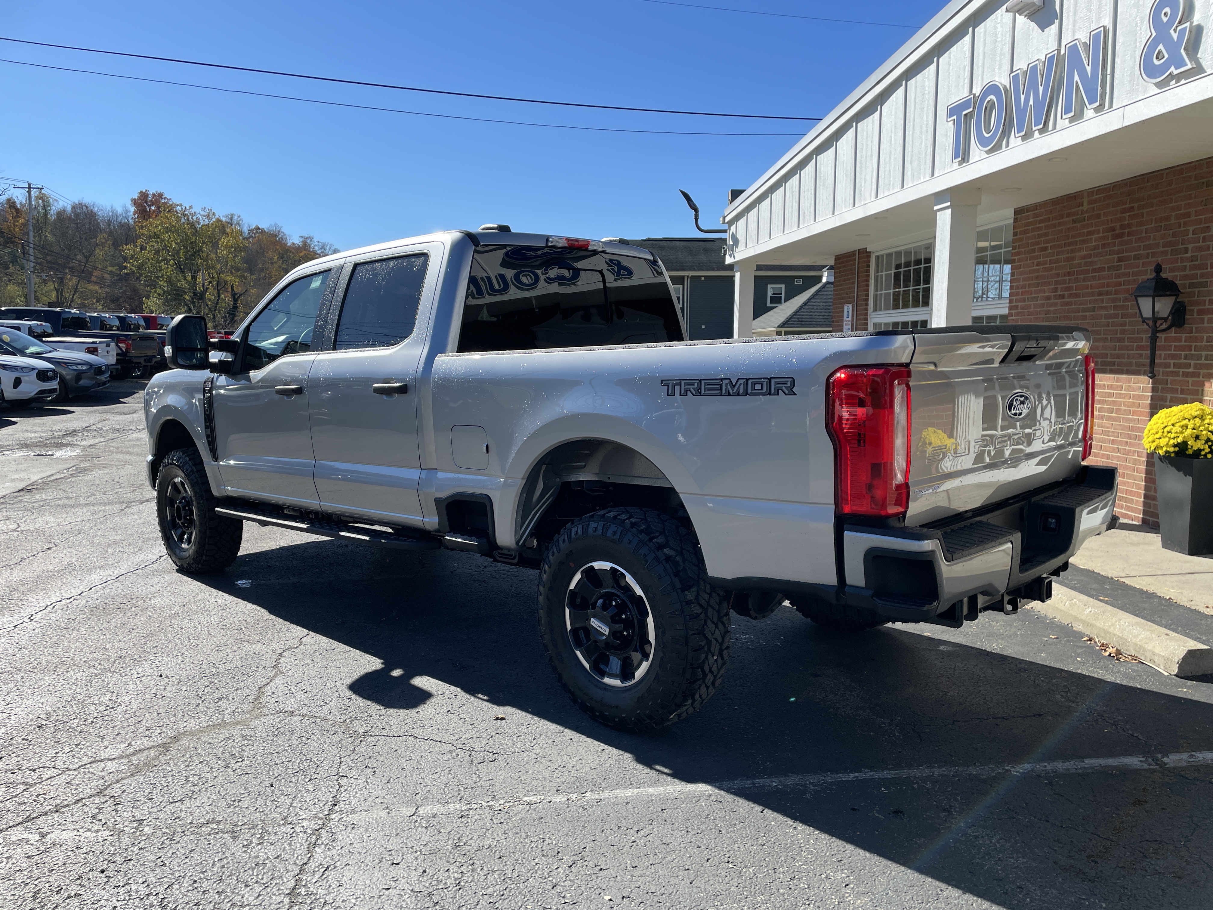 2027 Ford F-250 Pickup photo 8 of 33