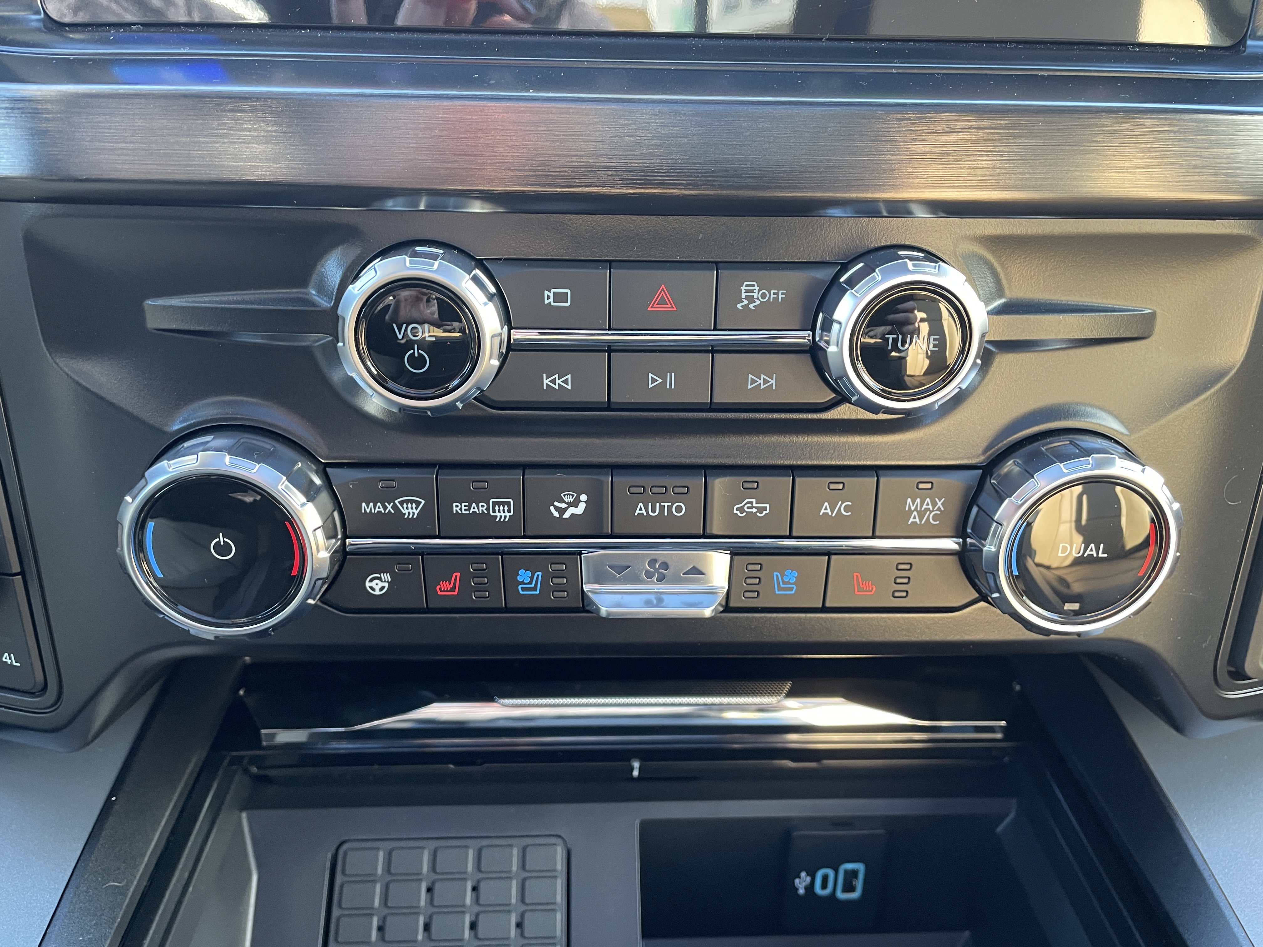 2027 Ford Super Duty photo 25 of 39