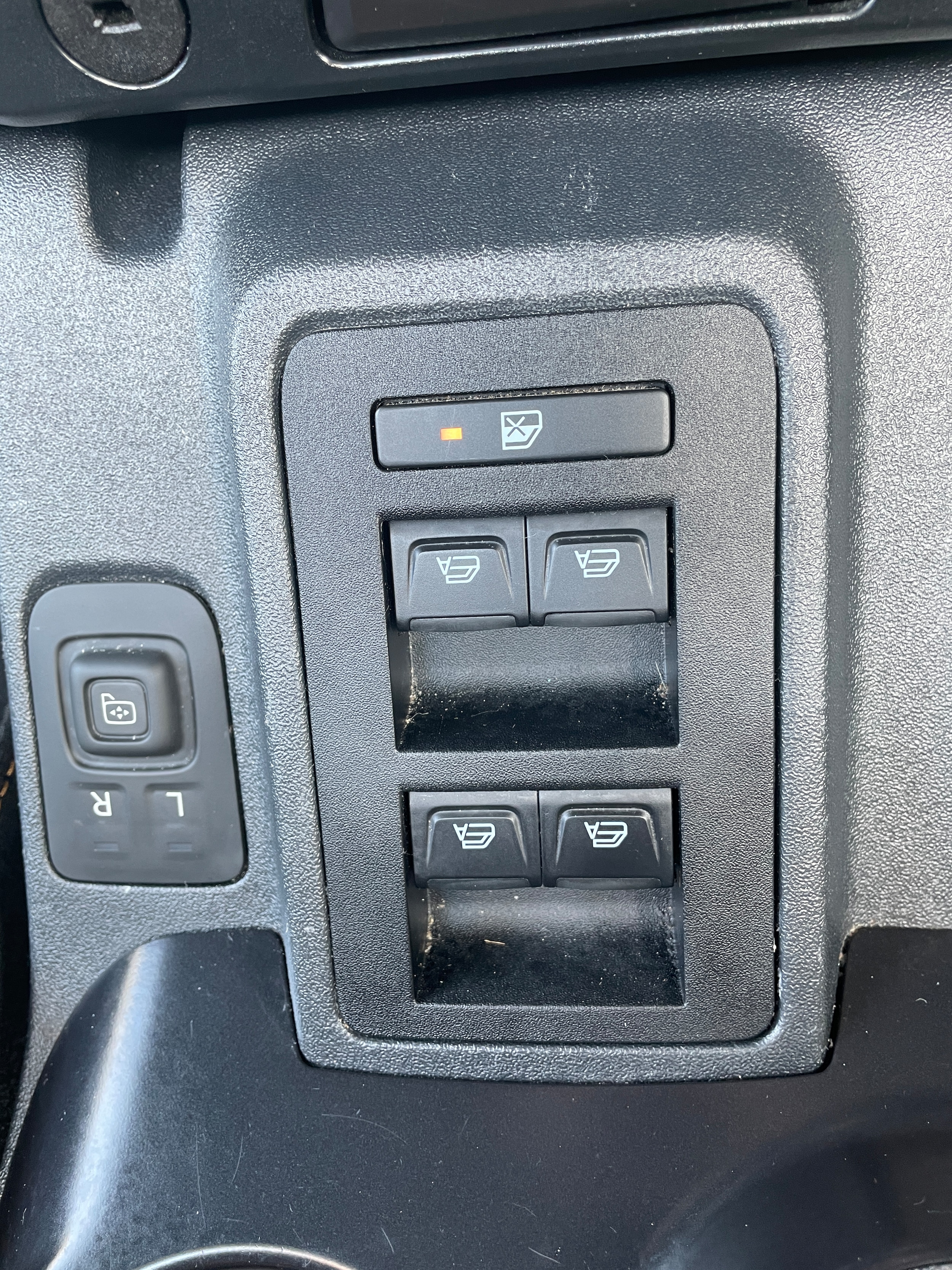 2024 Ford Bronco Badlands Oxford White at Town & Country Ford