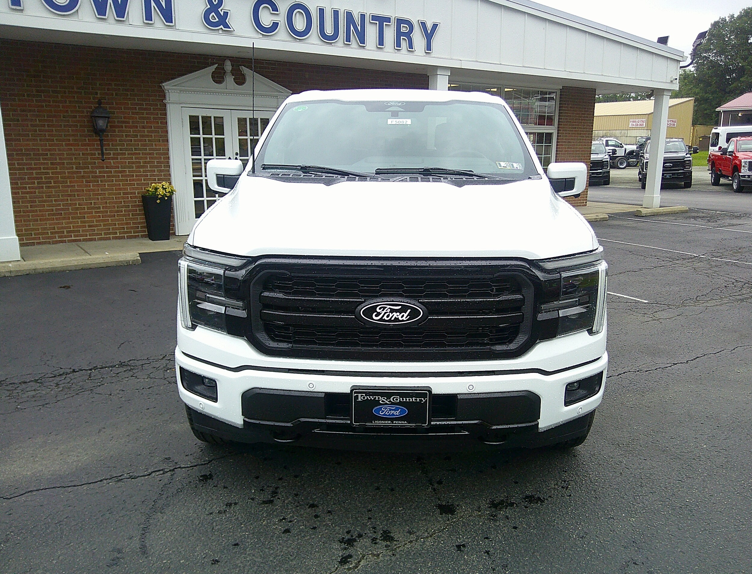 2025 Ford F-150 Lariat photo 3