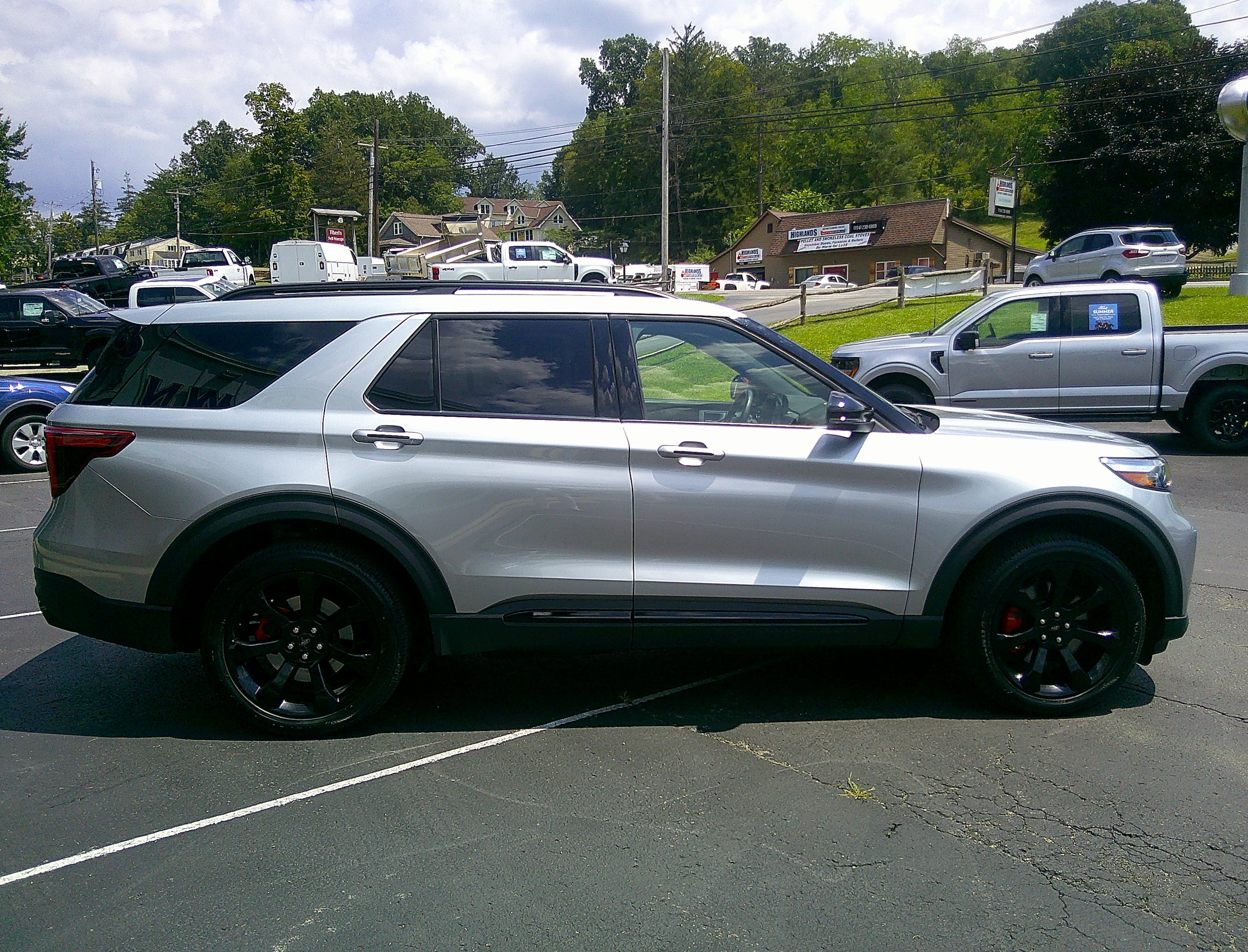 2022 Ford Explorer ST - 5
