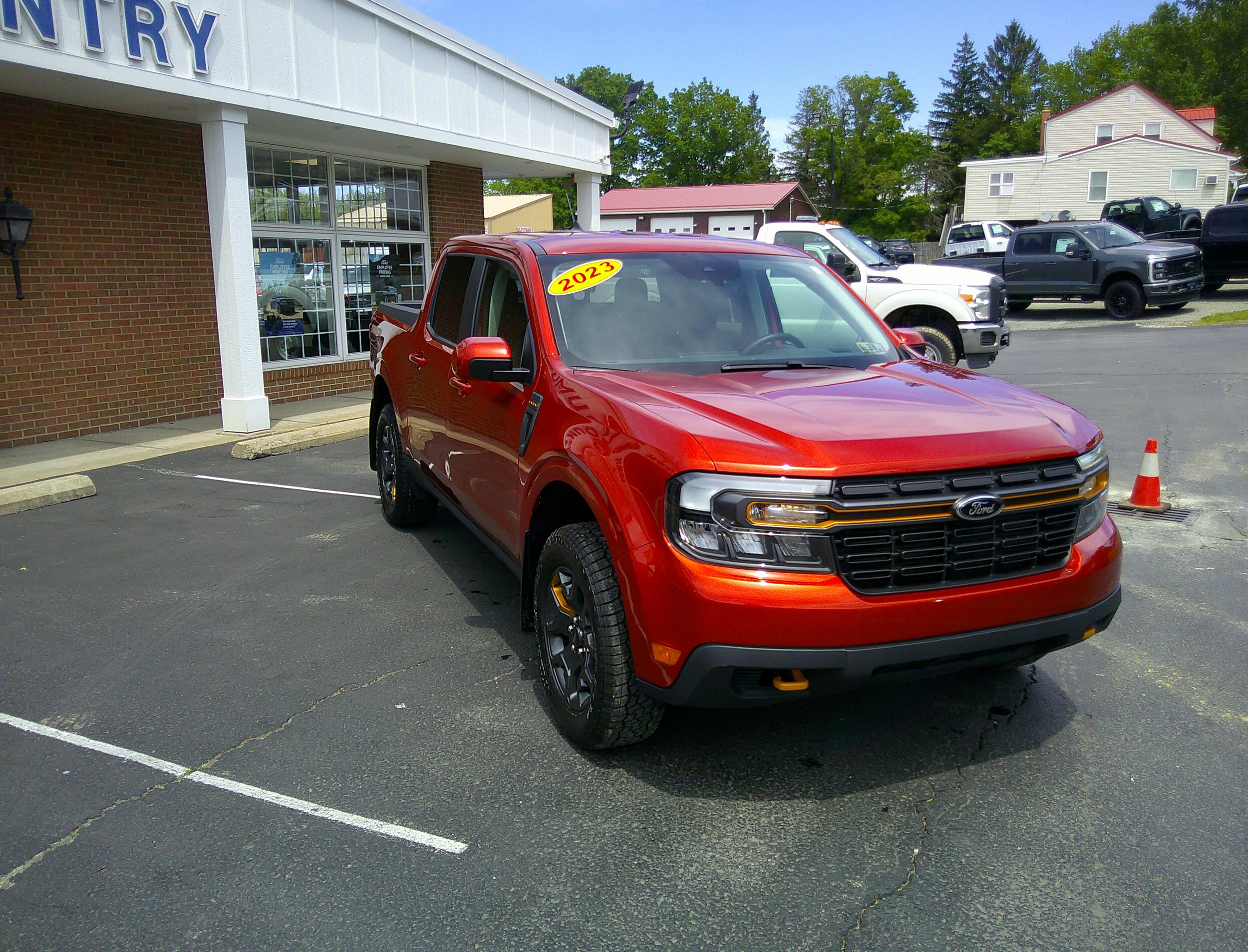 2023 Ford Maverick Lariat Tremor photo 2