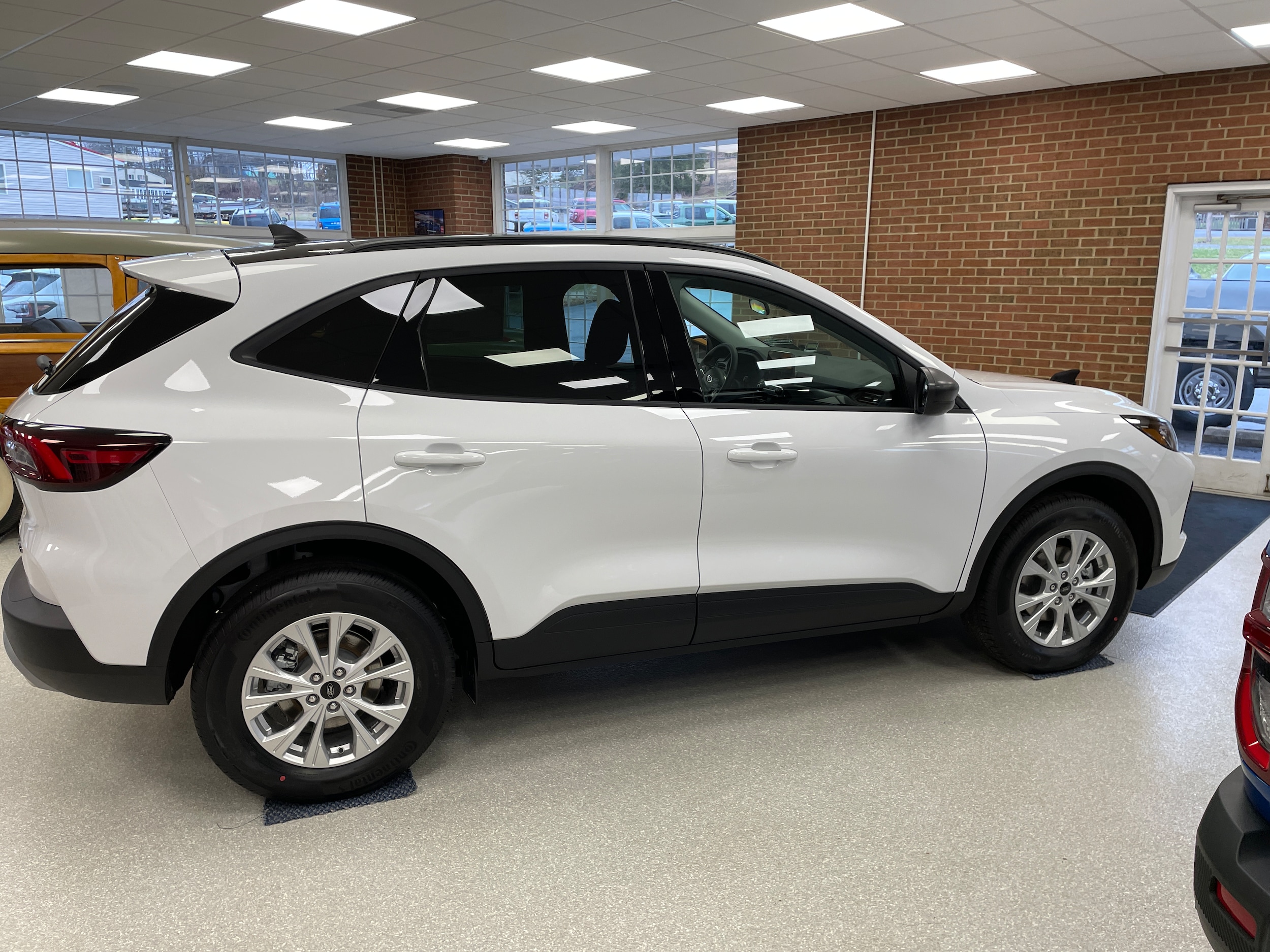 2026 Ford Escape Active Oxford White at Town & Country Ford