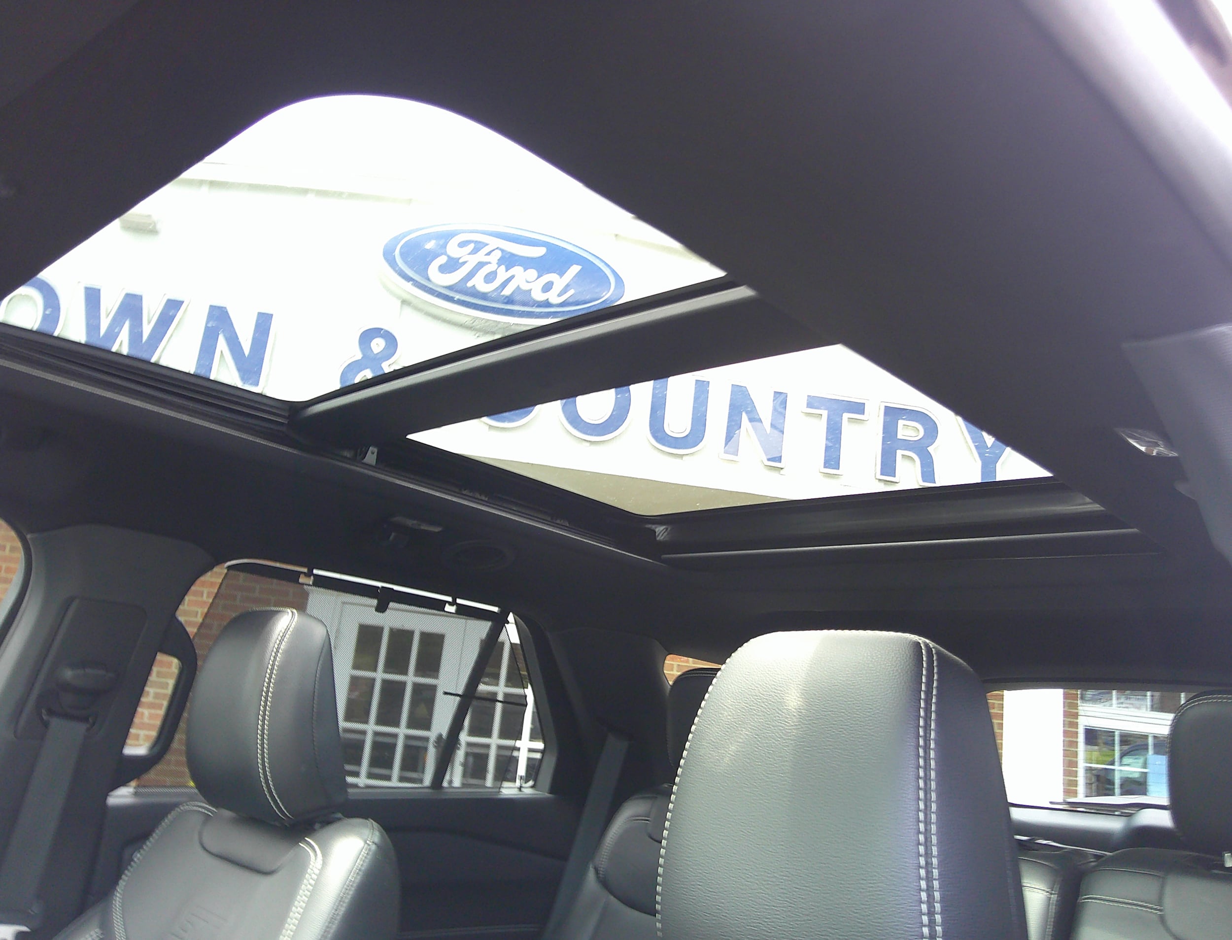 2022 Ford Explorer ST - Photo 12