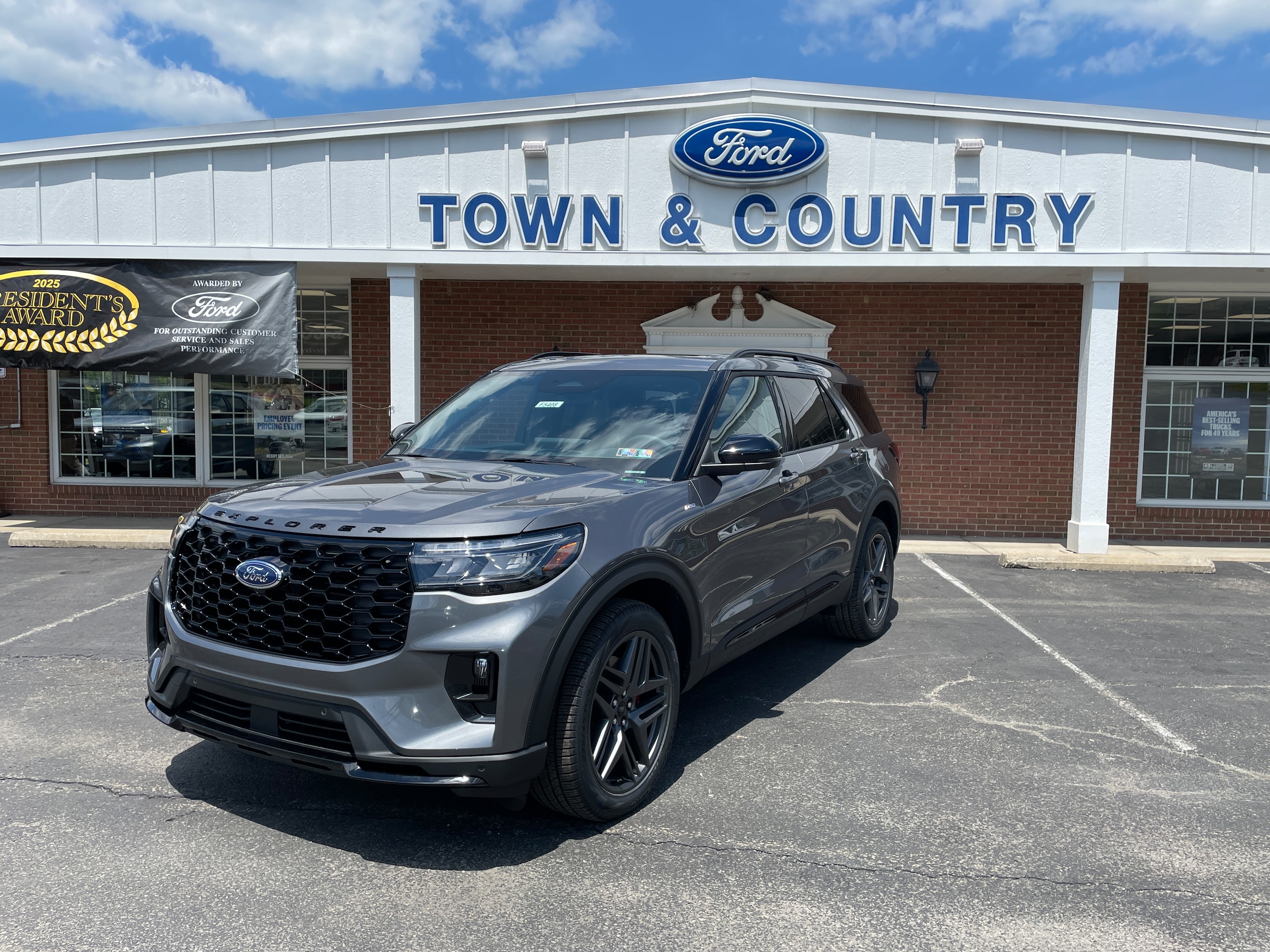 2026 Ford Explorer ST-Line Carbonized Gray Metallic at Town & Country Ford