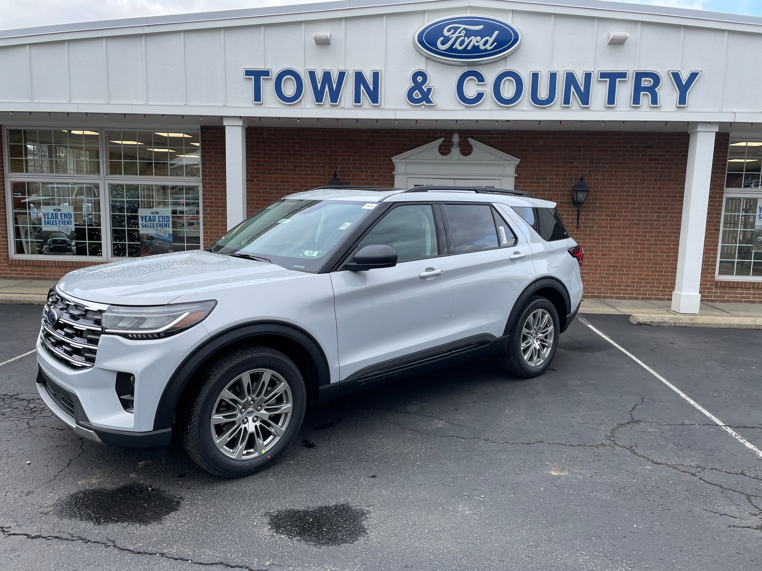 2026 Ford Explorer Active's photo