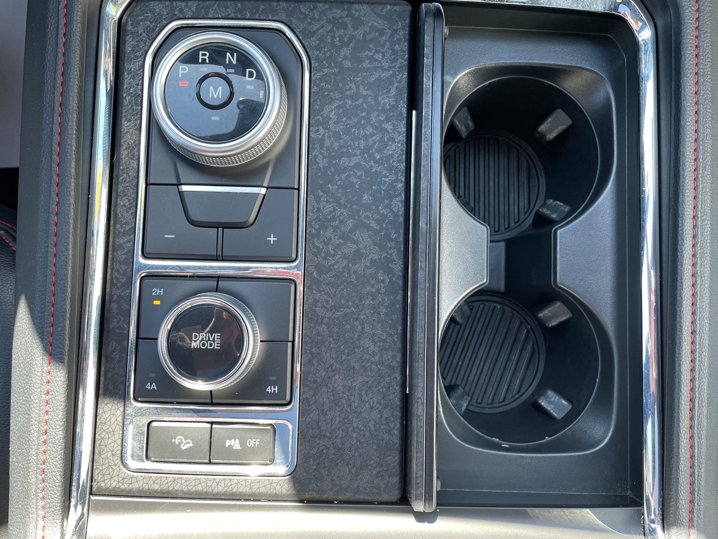 2024 Ford Expedition photo 28 of 33